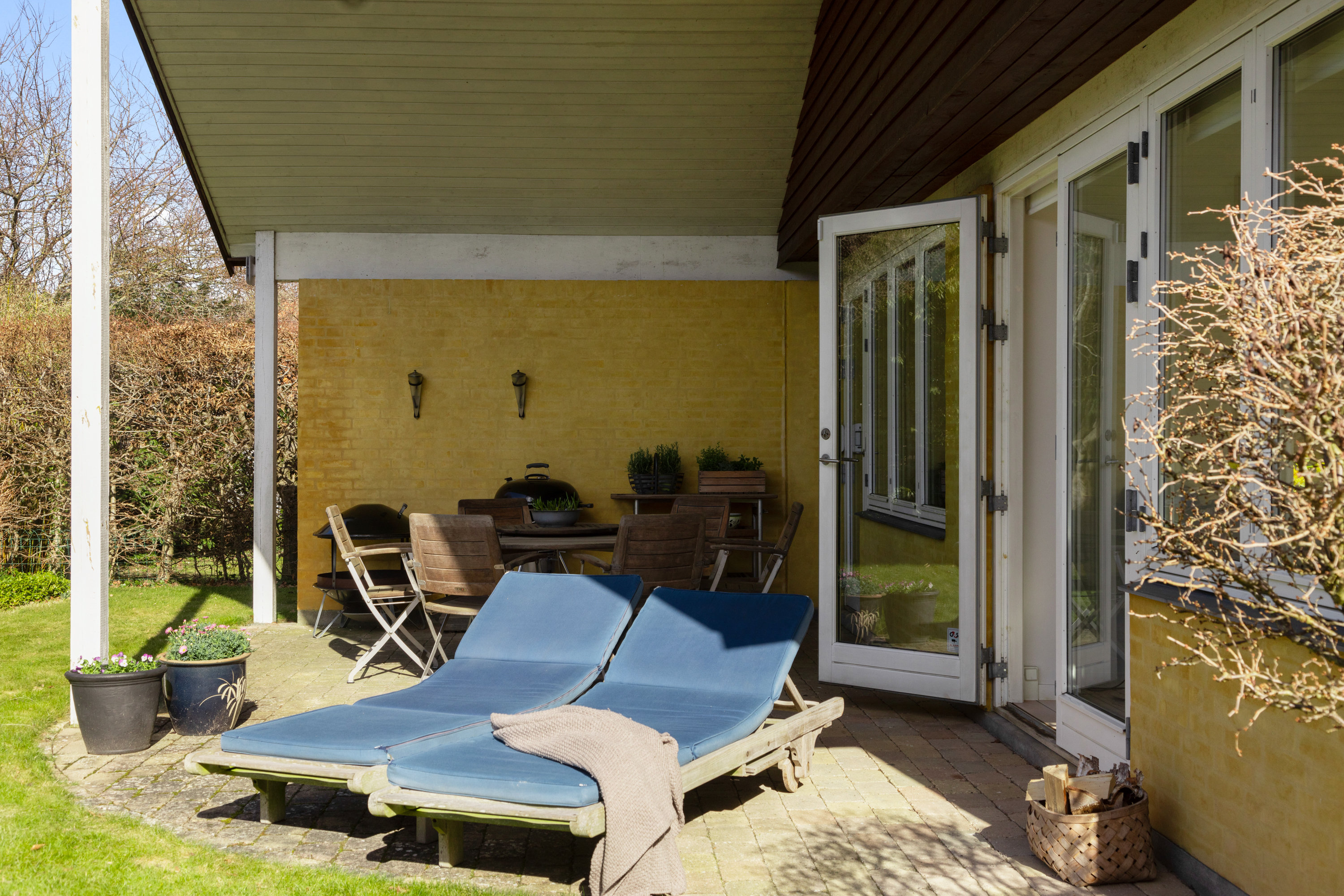 Fremhævet overdækket terrasse billede i fuldskærmstilstand. Billede af Sjælsøvej 57, 3460 Birkerød