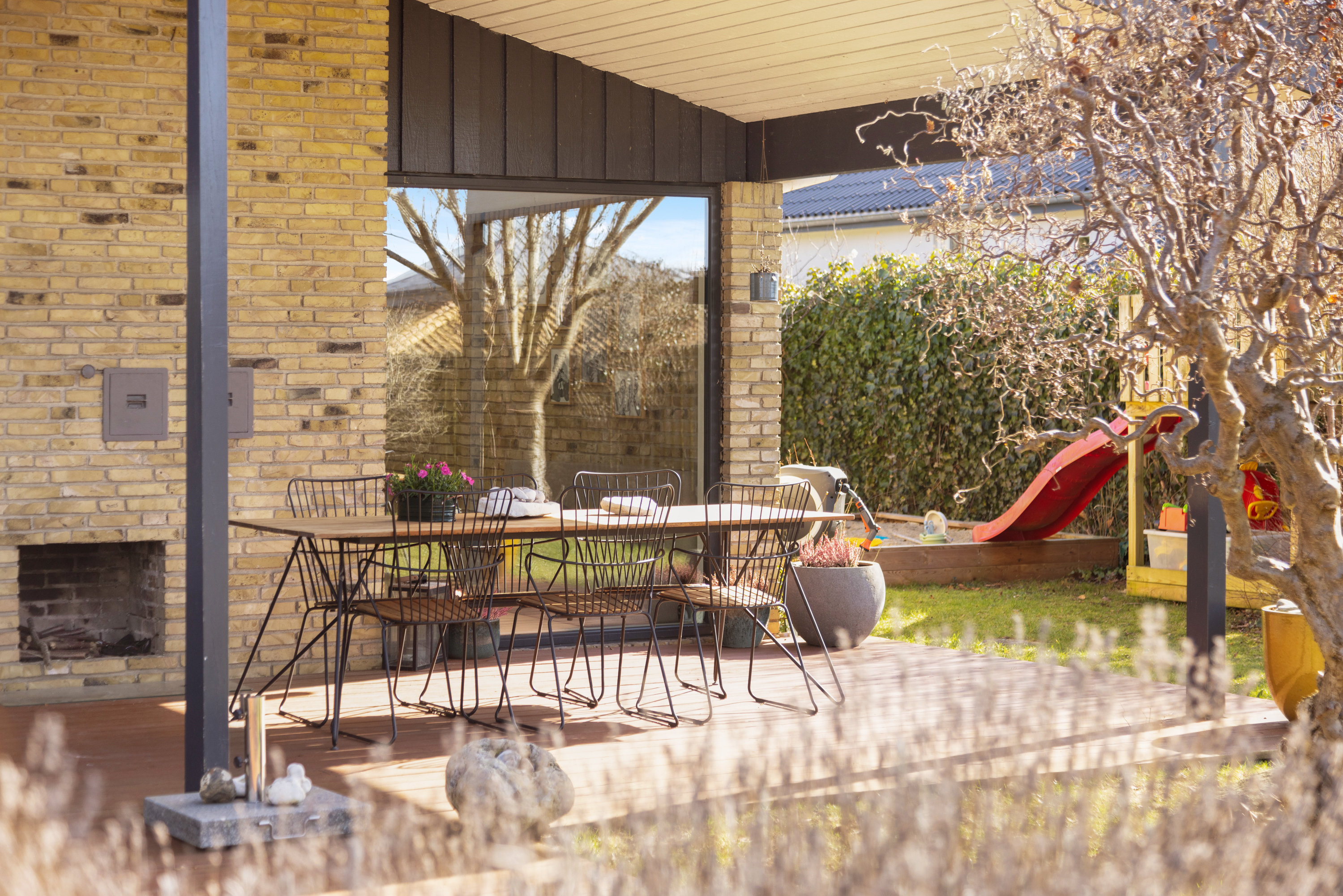 Fremhævet overdækket terrasse billede i fuldskærmstilstand. Billede af Sjælsøvej 49, 3460 Birkerød