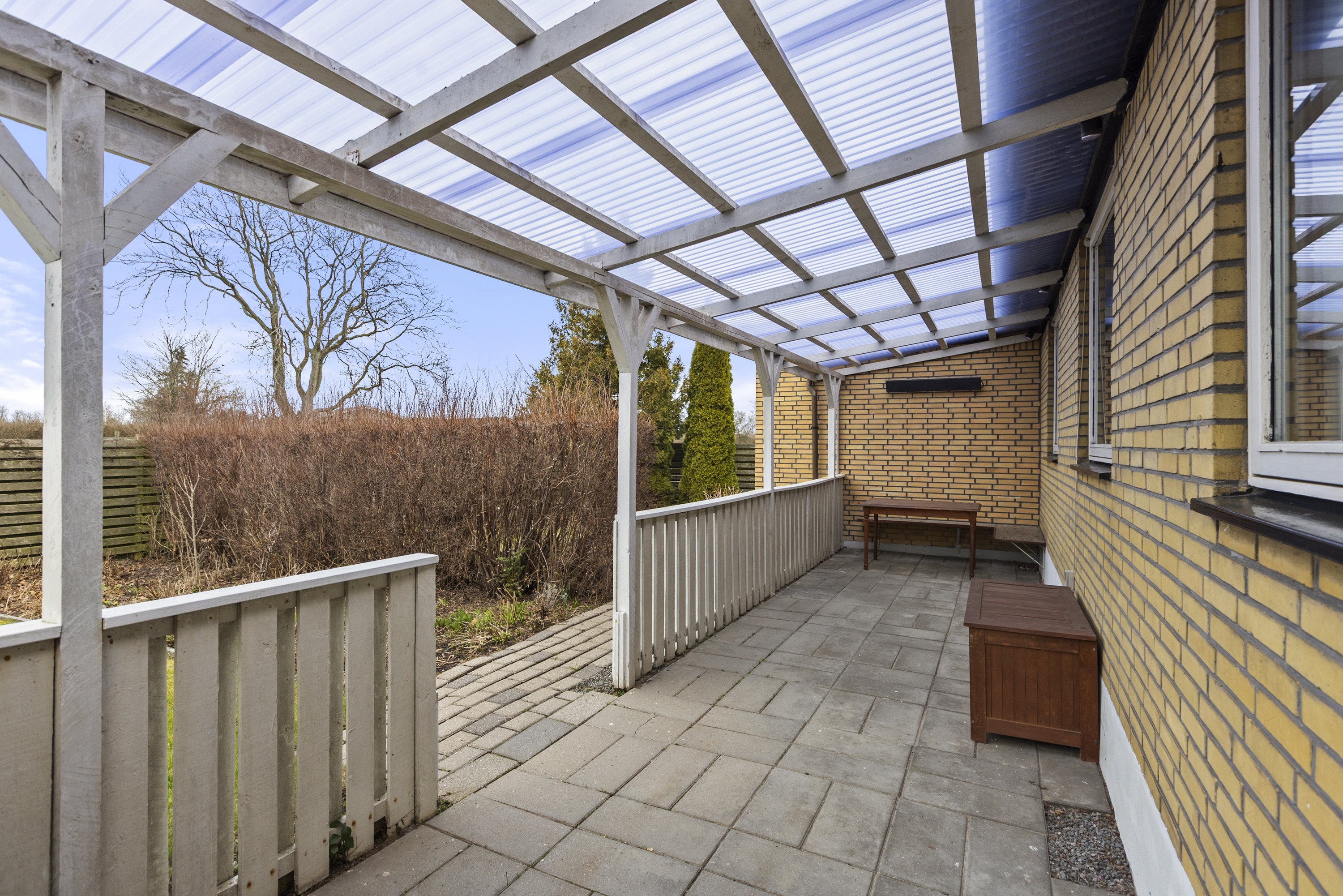 Fremhævet overdækket terrasse billede i fuldskærmstilstand. Billede af Tværstenen 27, 4281 Gørlev