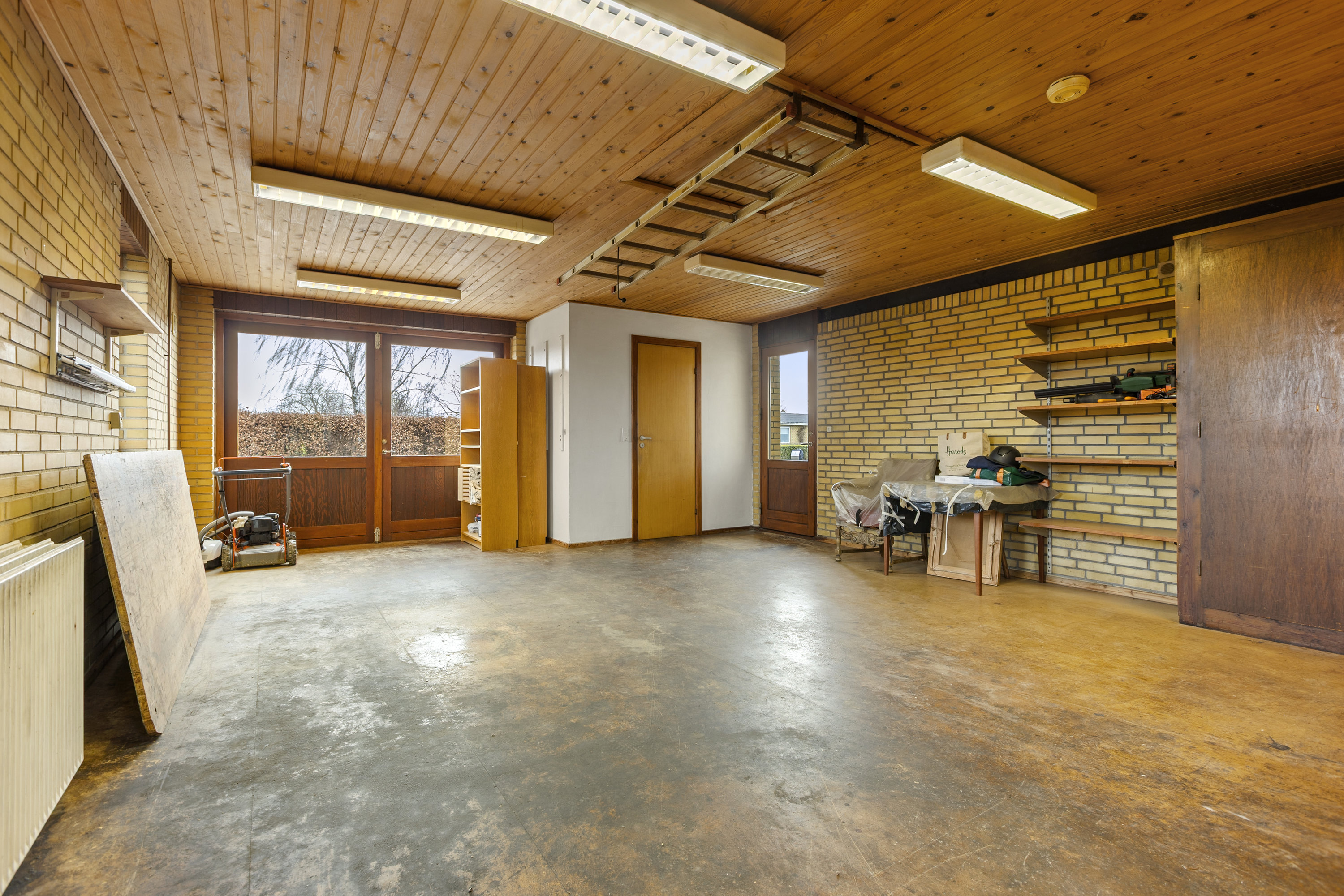 Fremhævet garage billede i fuldskærmstilstand. Billede af Tværstenen 27, 4281 Gørlev