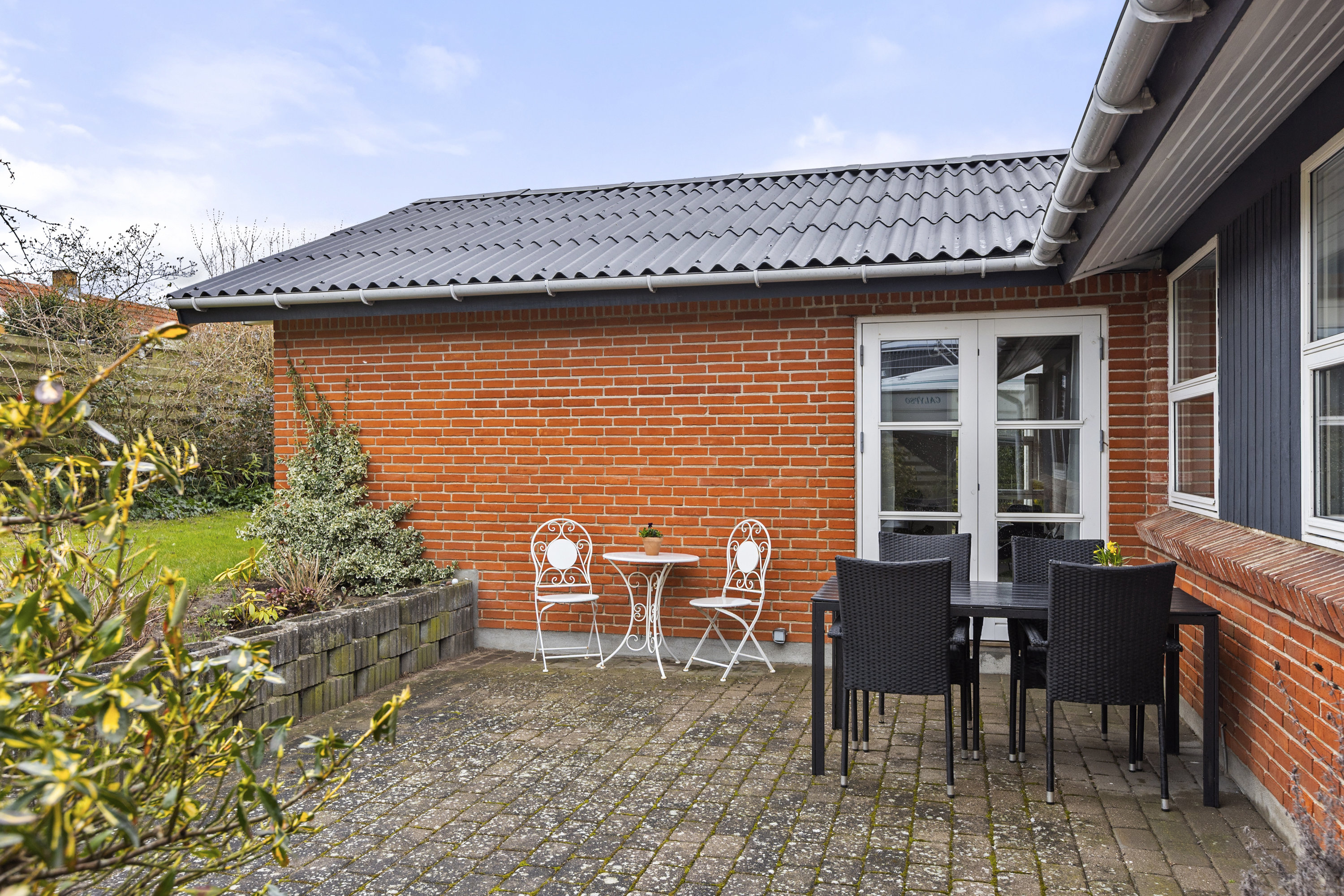 Fremhævet terrasse billede i fuldskærmstilstand. Billede af Raklev Skillevej 22A, 4400 Kalundborg