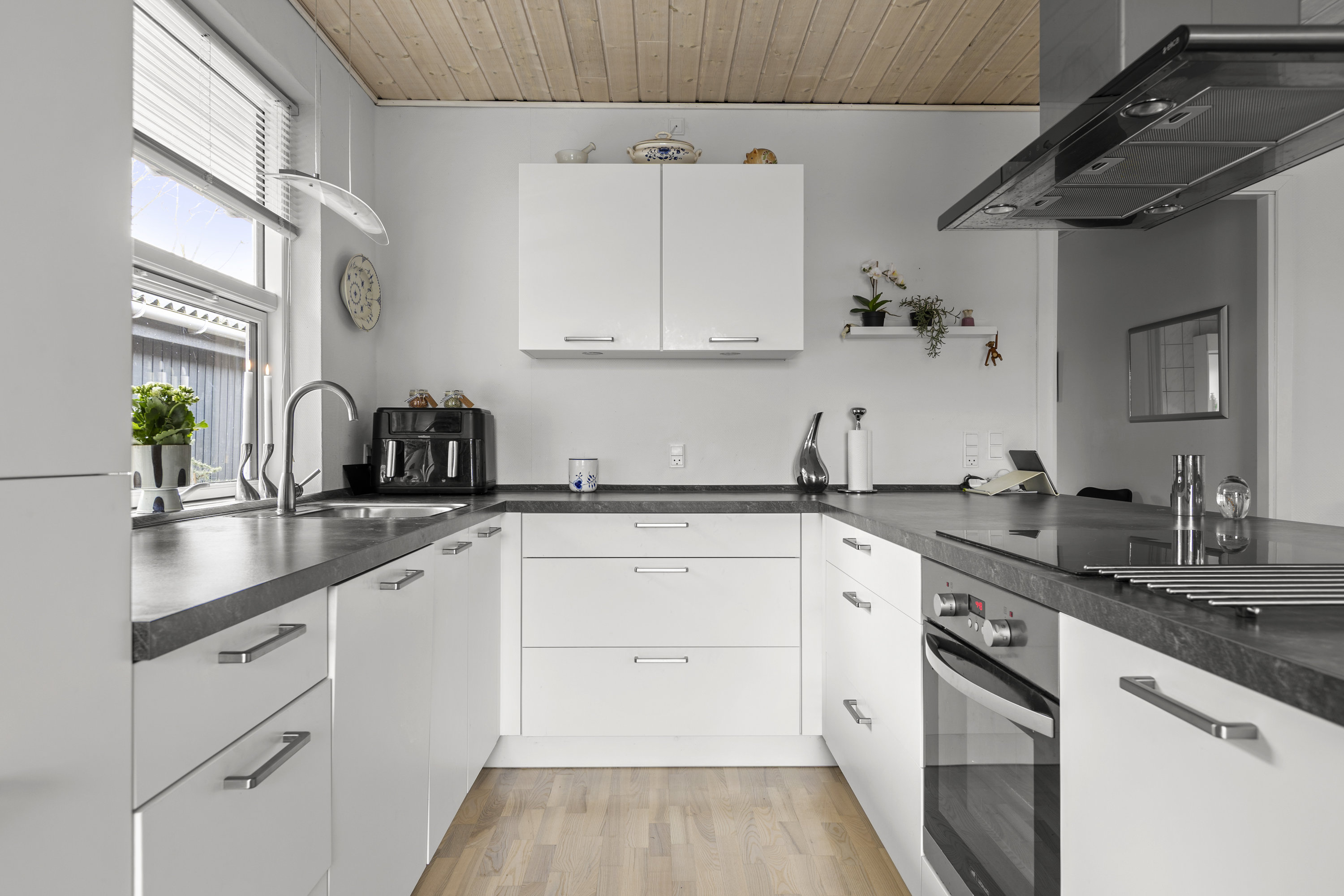 Fremhævet køkken billede i fuldskærmstilstand. Billede af Raklev Skillevej 22A, 4400 Kalundborg