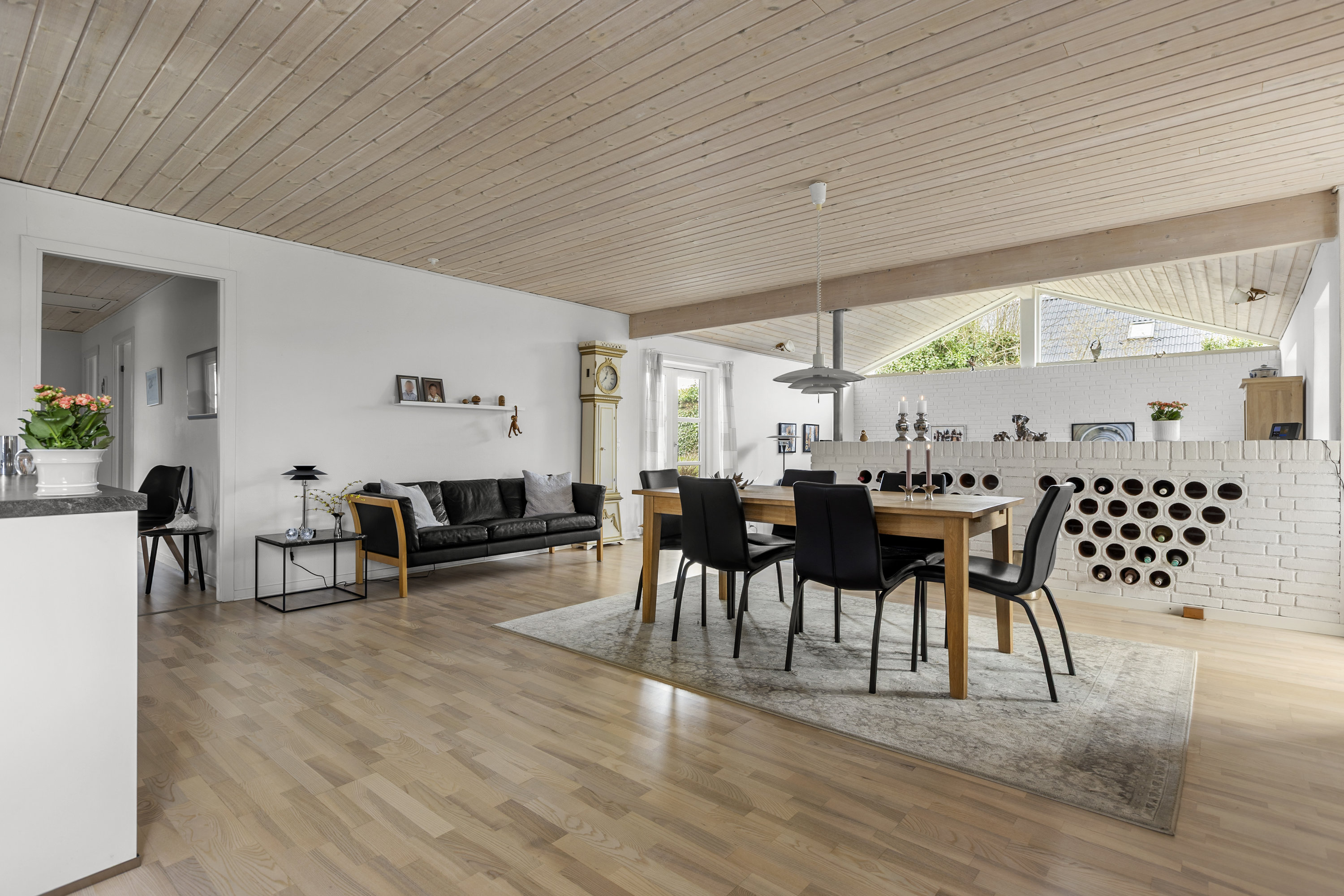 Fremhævet stue billede i fuldskærmstilstand. Billede af Raklev Skillevej 22A, 4400 Kalundborg