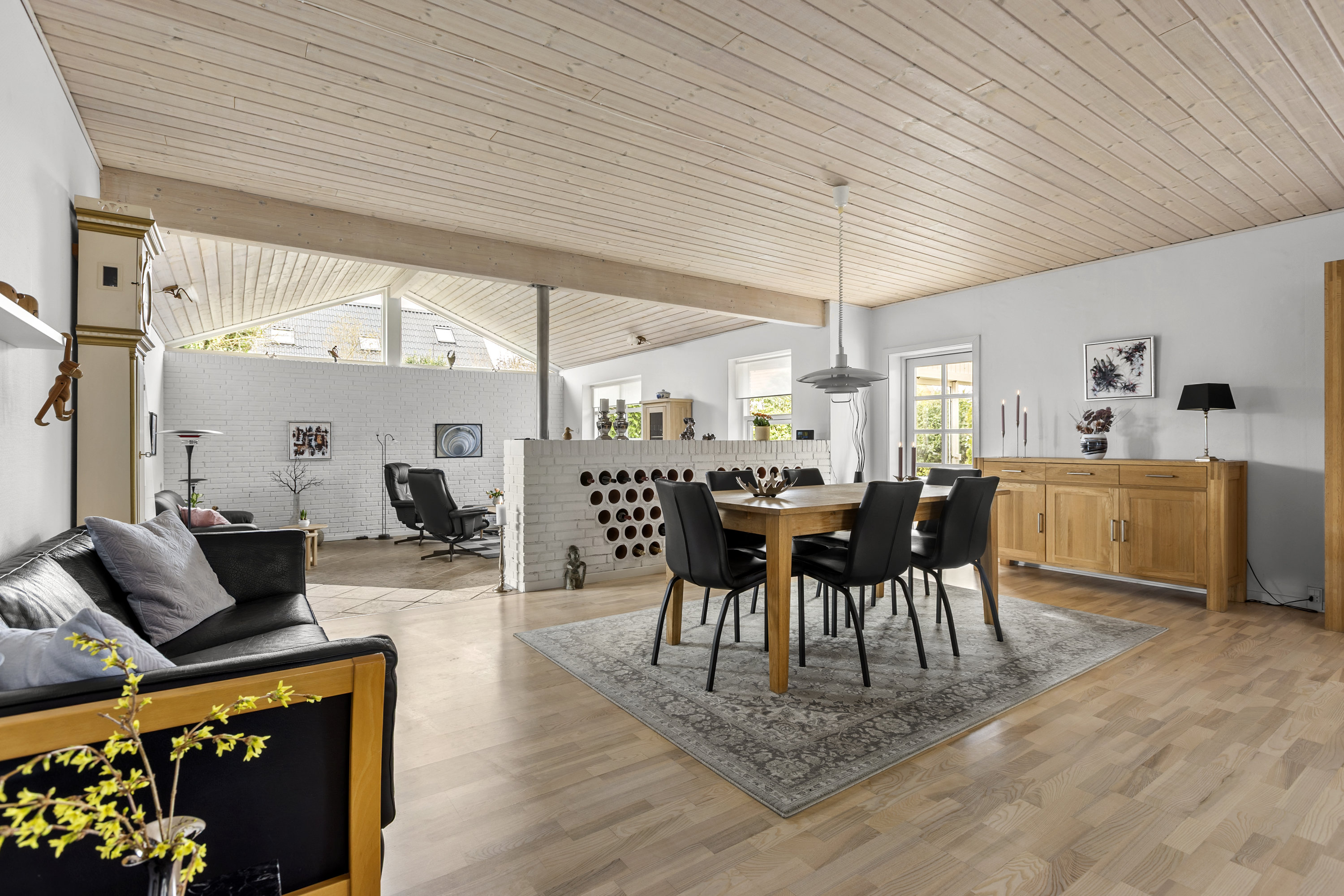 Fremhævet stue billede i fuldskærmstilstand. Billede af Raklev Skillevej 22A, 4400 Kalundborg