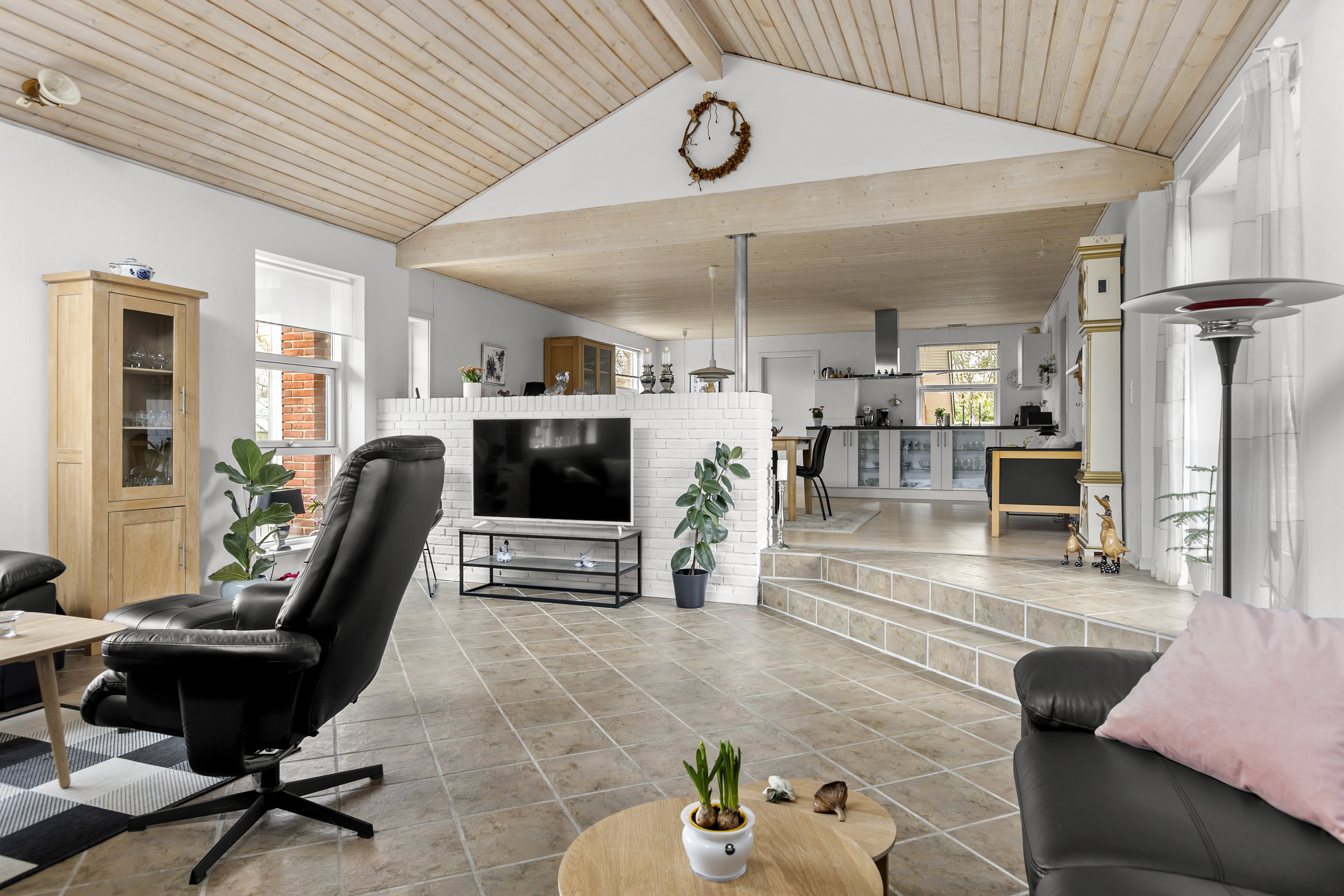 Fremhævet stue billede i fuldskærmstilstand. Billede af Raklev Skillevej 22A, 4400 Kalundborg