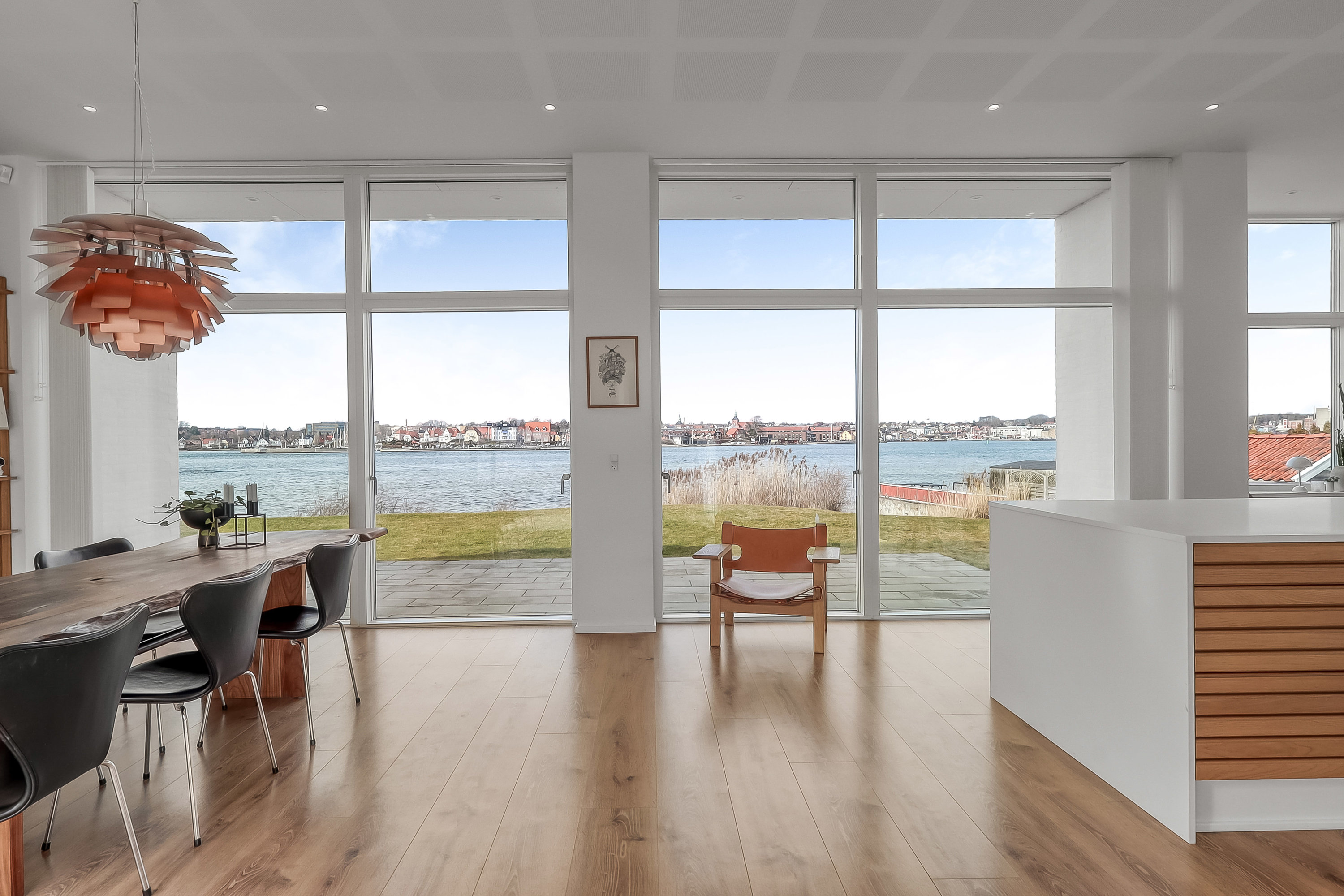 Fremhævet stue billede i fuldskærmstilstand. Billede af Troensevej 3, Tåsinge, 5700 Svendborg