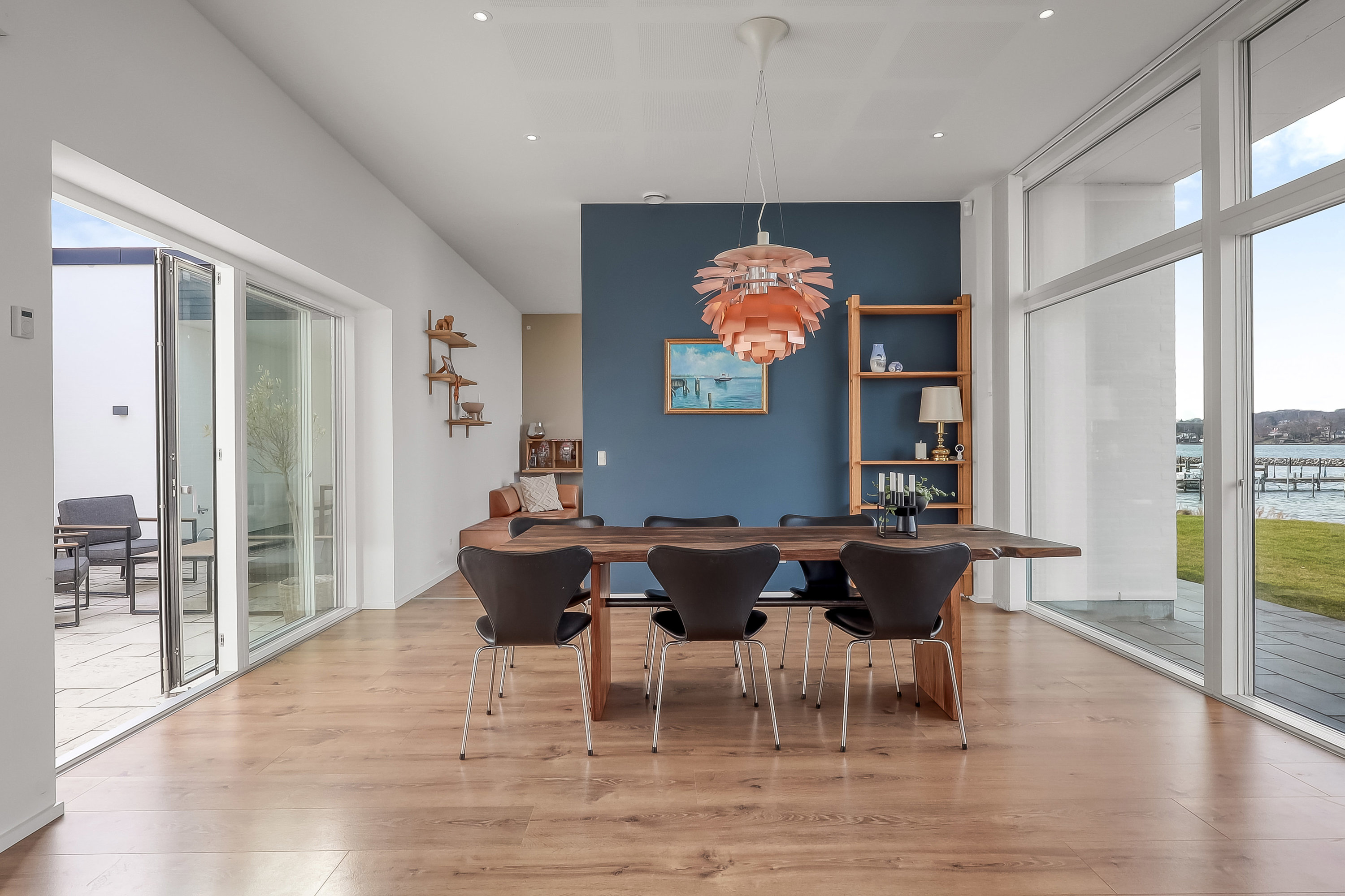 Fremhævet stue billede i fuldskærmstilstand. Billede af Troensevej 3, Tåsinge, 5700 Svendborg