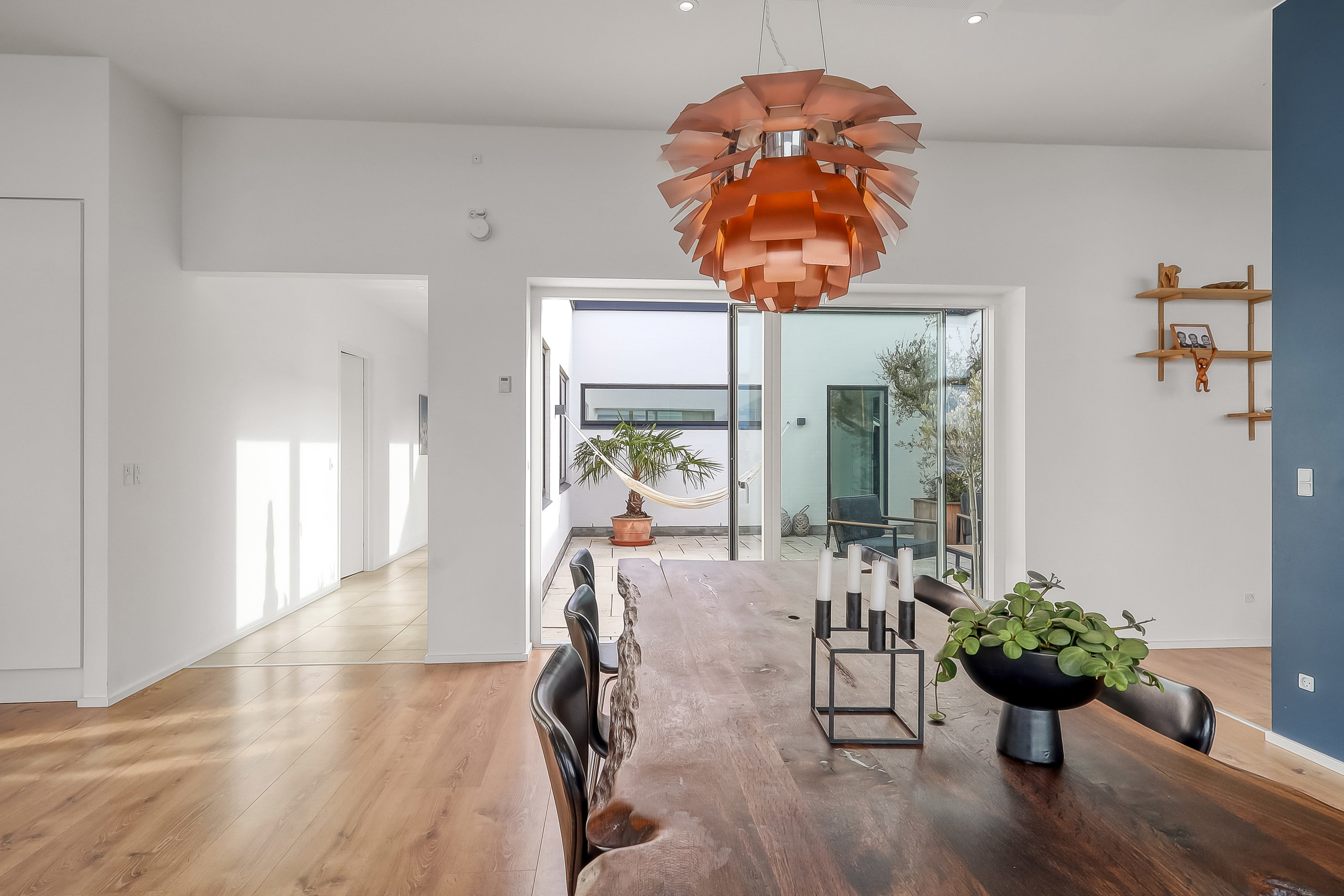 Fremhævet stue billede i fuldskærmstilstand. Billede af Troensevej 3, Tåsinge, 5700 Svendborg