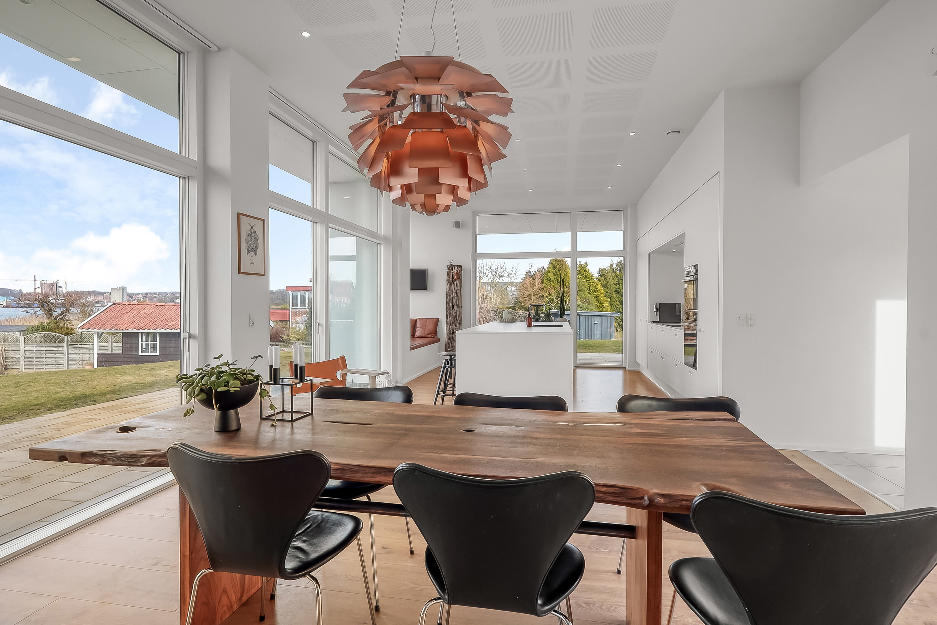 Fremhævet stue billede i fuldskærmstilstand. Billede af Troensevej 3, Tåsinge, 5700 Svendborg