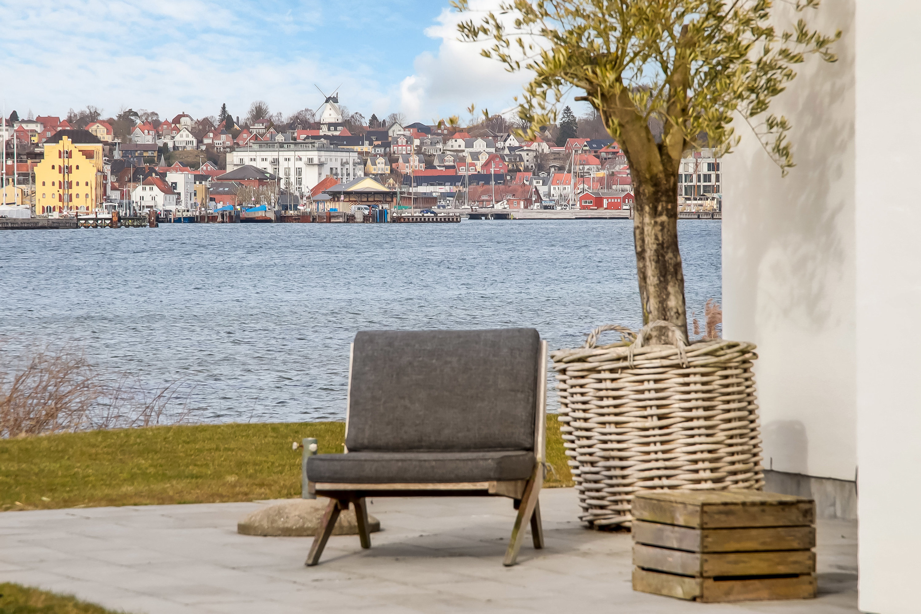 Fremhævet terrasse billede i fuldskærmstilstand. Billede af Troensevej 3, Tåsinge, 5700 Svendborg