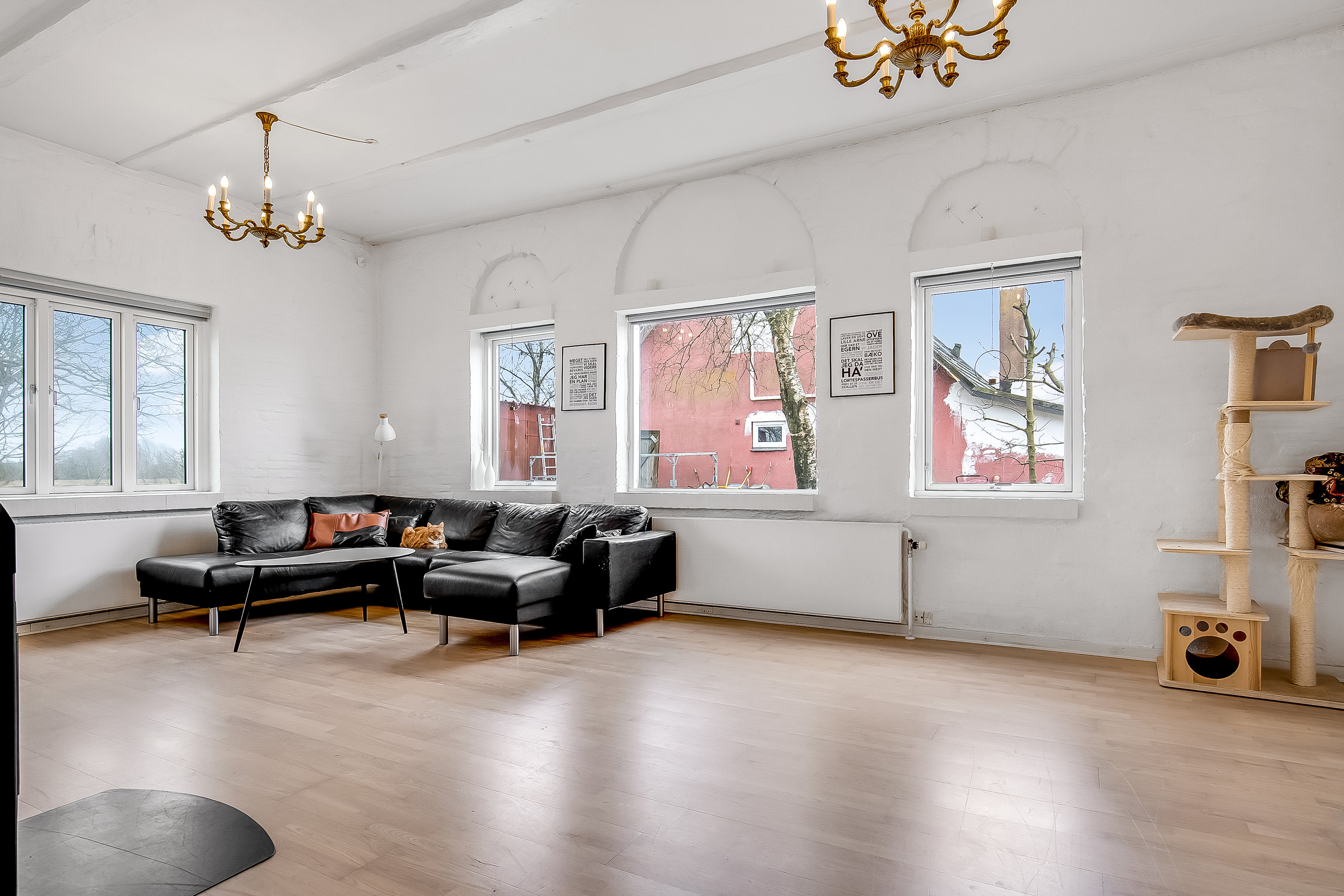 Fremhævet stue billede i fuldskærmstilstand. Billede af Ammitsbølvej 72, Ødsted, 7100 Vejle