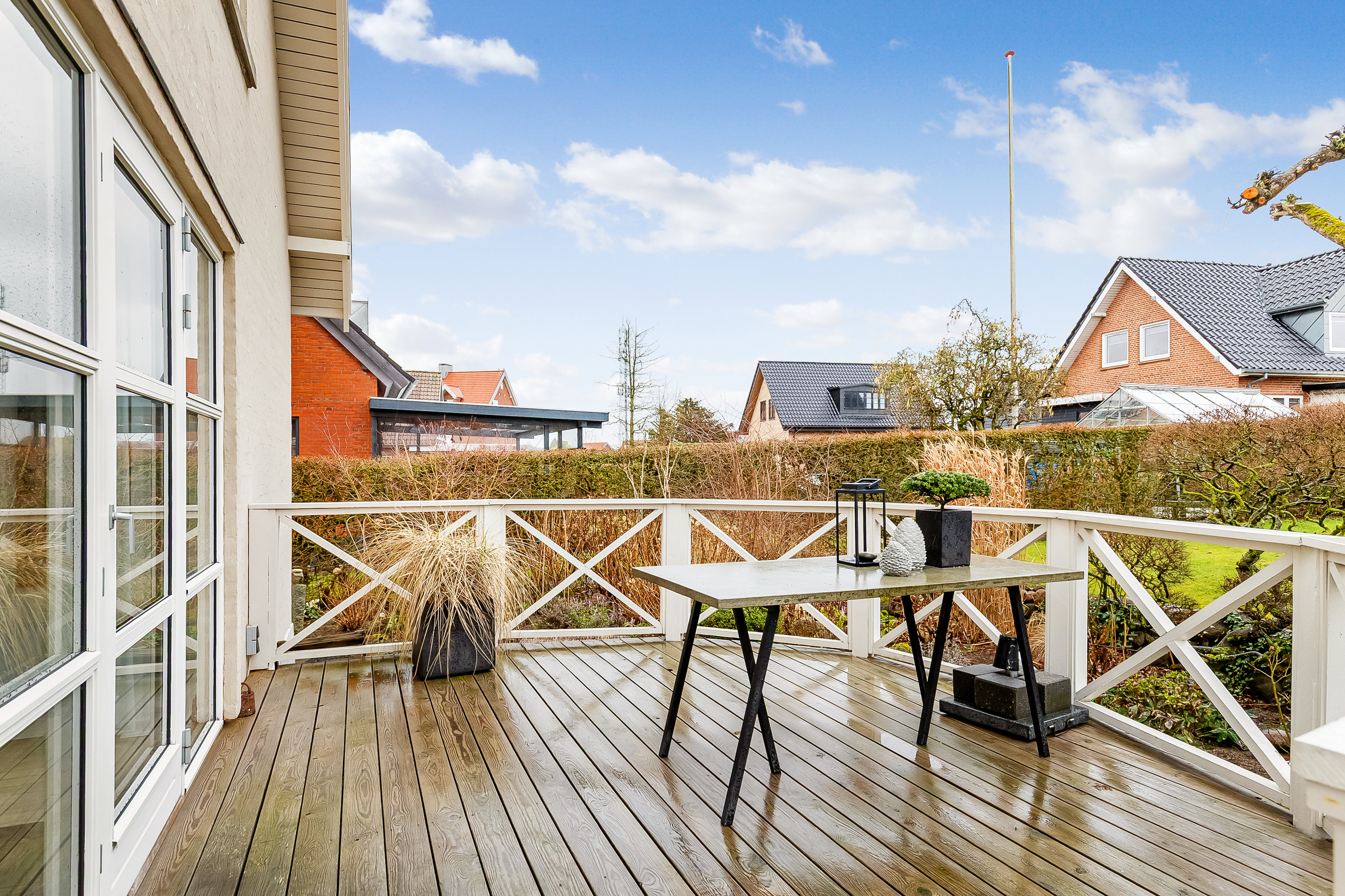 Fremhævet terrasse billede i fuldskærmstilstand. Billede af Elsdyrvej 2, 7100 Vejle