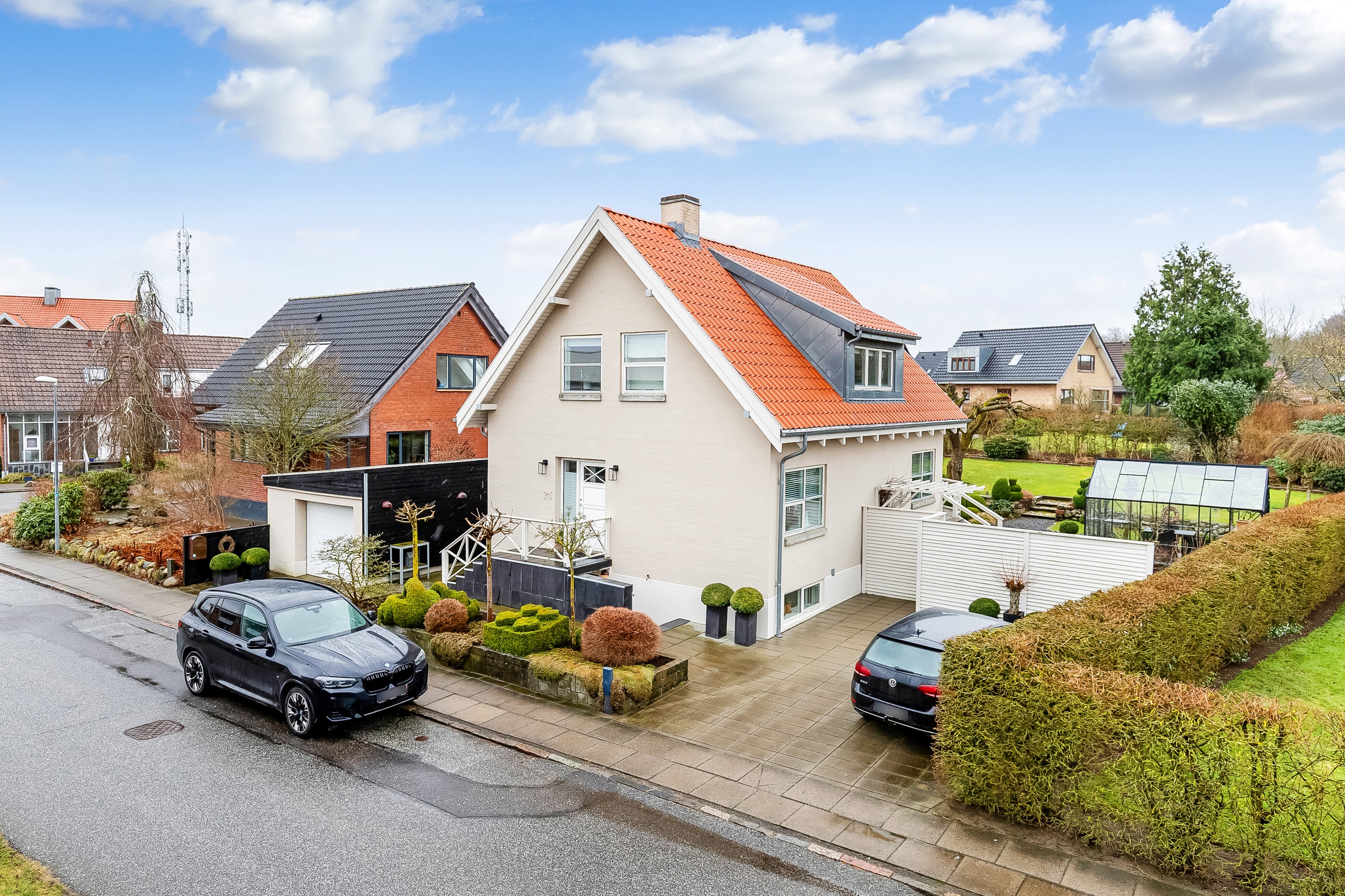 Fremhævet mastefoto billede i fuldskærmstilstand. Billede af Elsdyrvej 2, 7100 Vejle