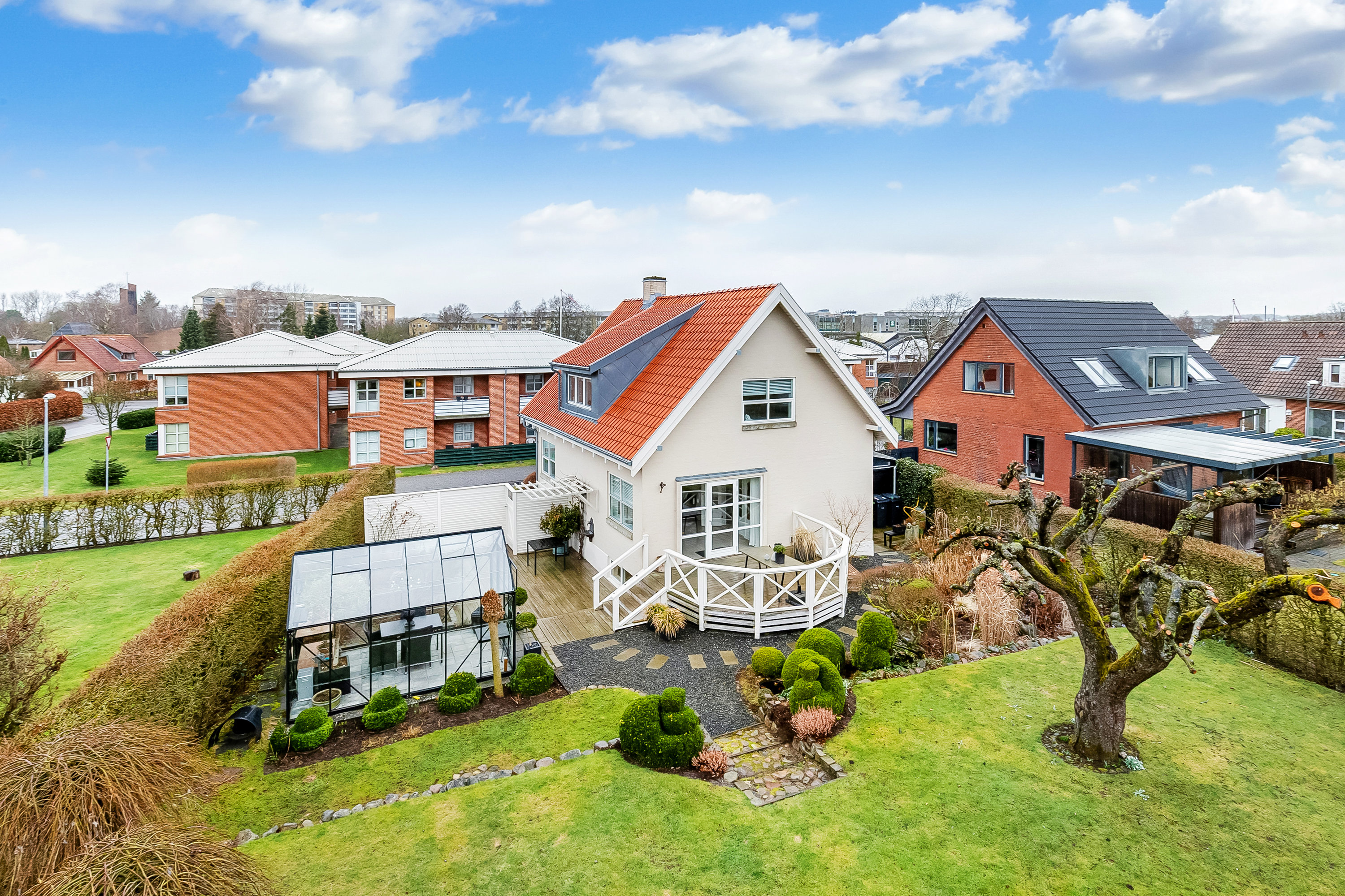 Fremhævet mastefoto billede i fuldskærmstilstand. Billede af Elsdyrvej 2, 7100 Vejle