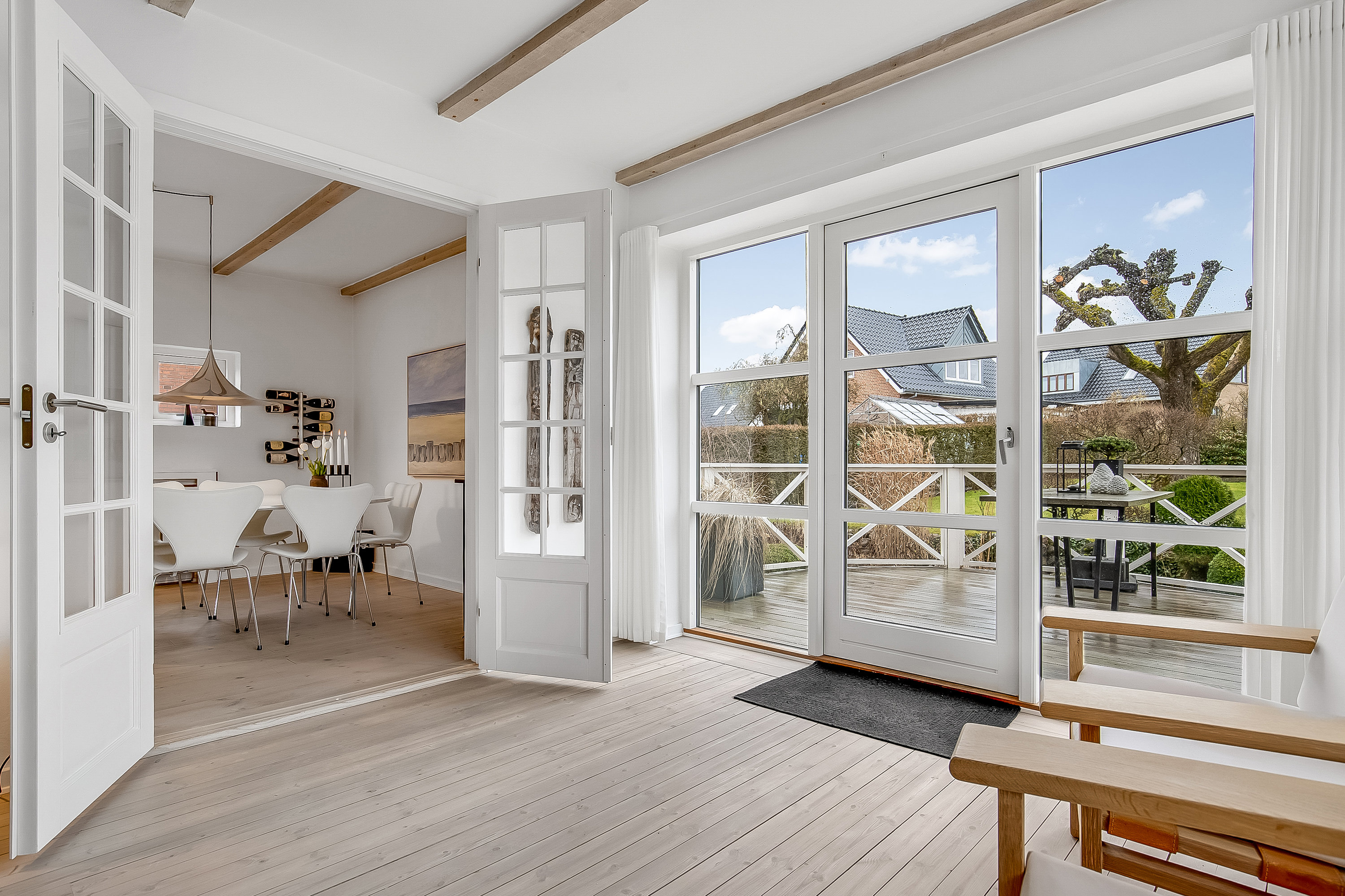 Fremhævet stue billede i fuldskærmstilstand. Billede af Elsdyrvej 2, 7100 Vejle