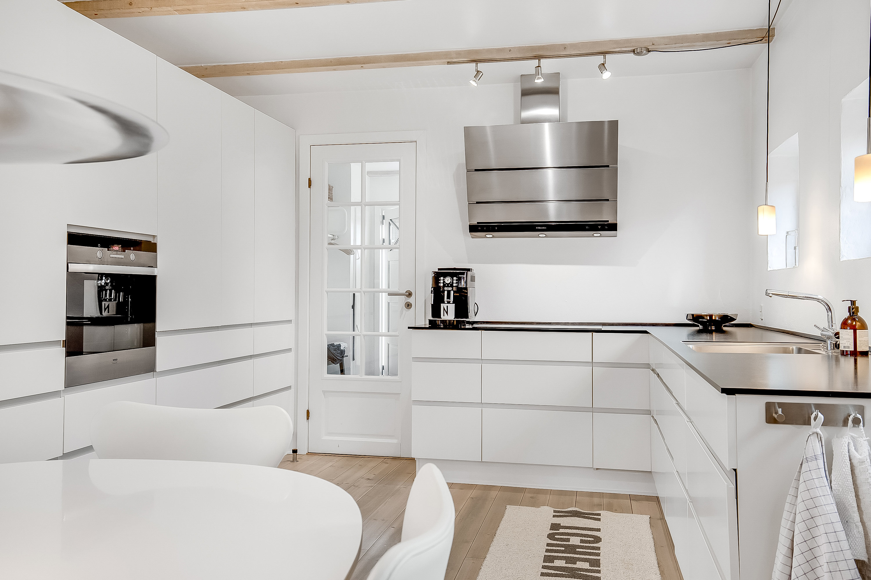 Fremhævet køkken alrum billede i fuldskærmstilstand. Billede af Elsdyrvej 2, 7100 Vejle