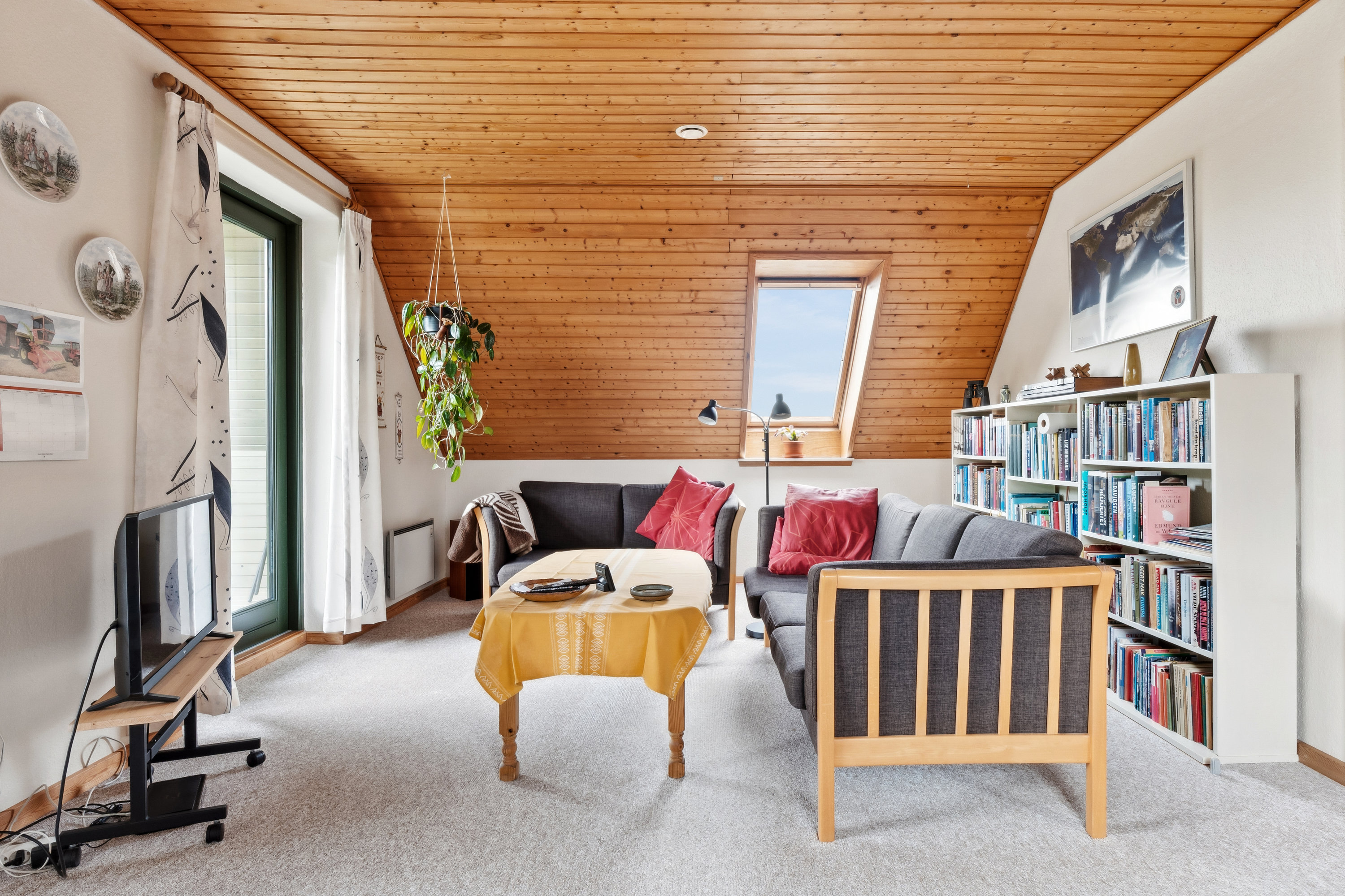 Fremhævet stue billede i fuldskærmstilstand. Billede af Bødkervænget 8, Sæby, 4270 Høng