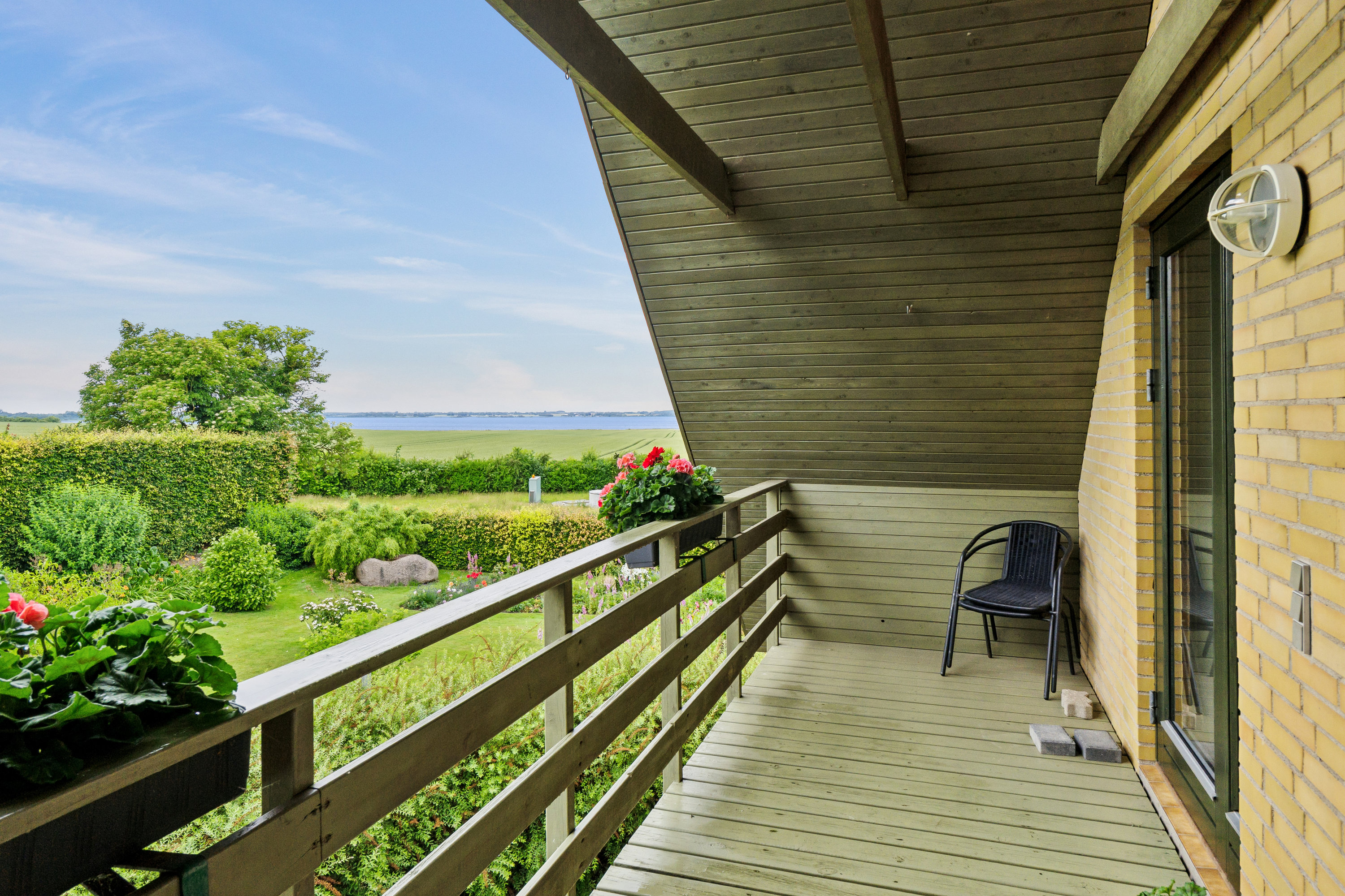 Fremhævet terrasse billede i fuldskærmstilstand. Billede af Bødkervænget 8, Sæby, 4270 Høng