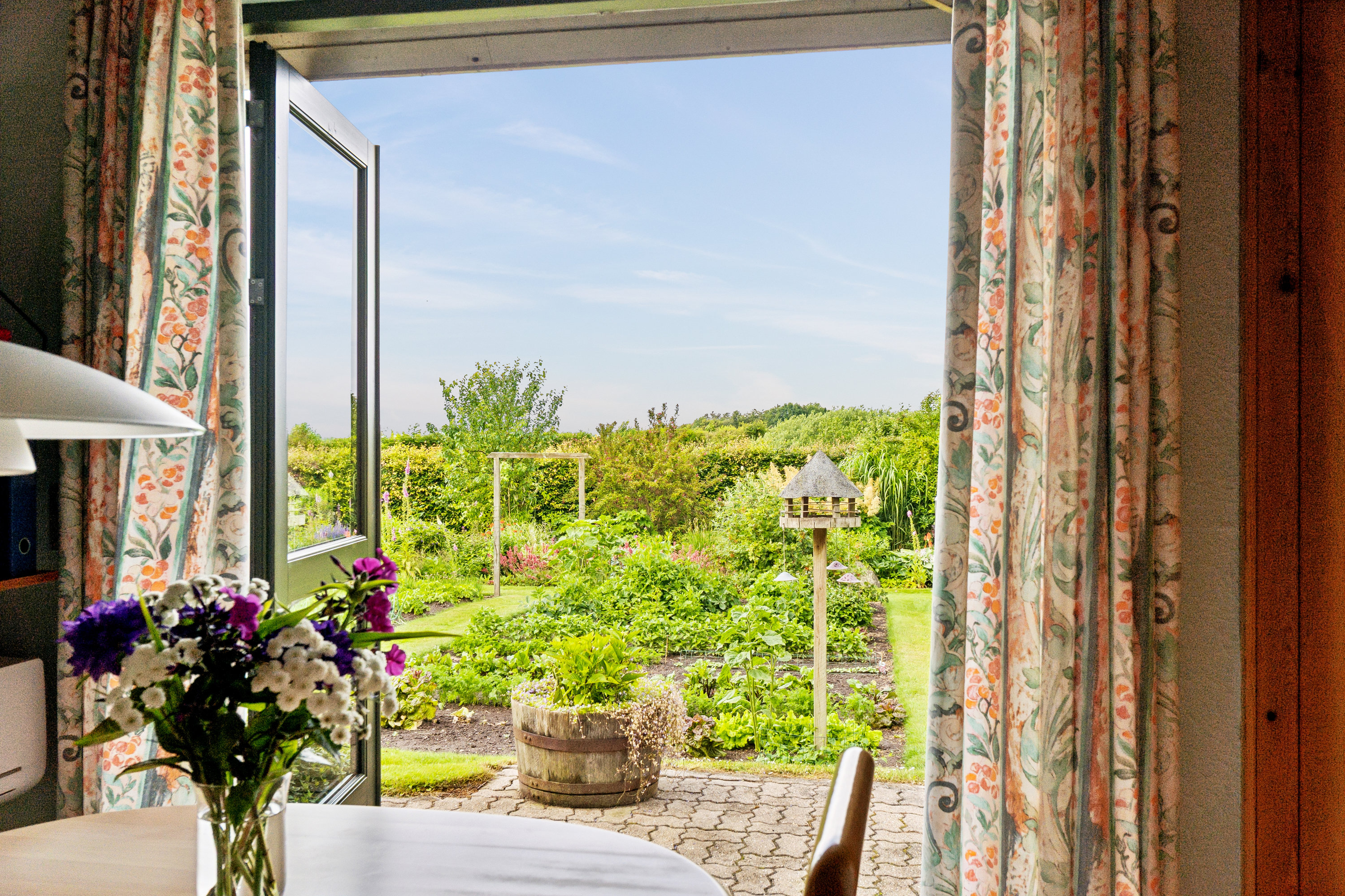 Fremhævet terrasse billede i fuldskærmstilstand. Billede af Bødkervænget 8, Sæby, 4270 Høng