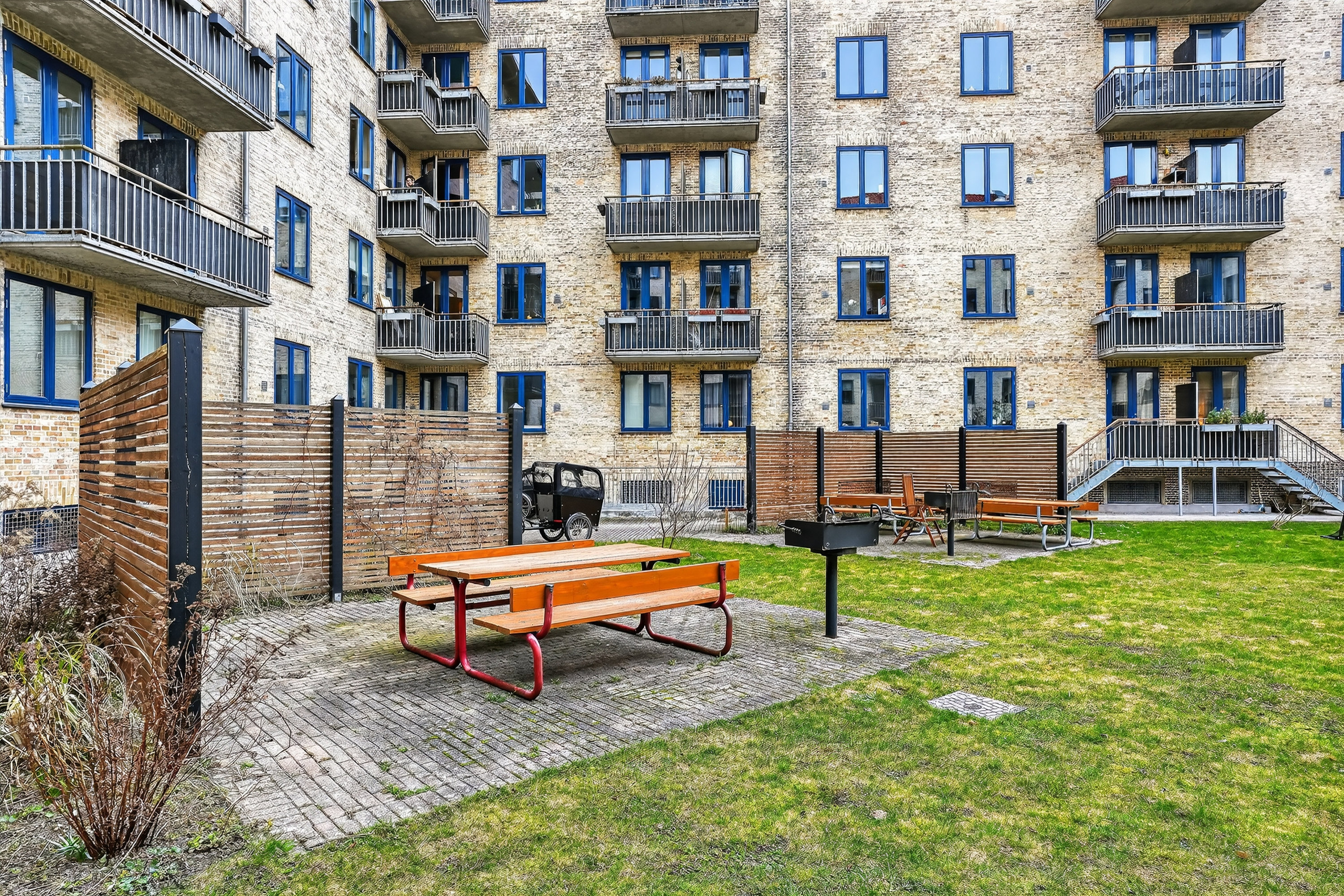 Fremhævet gårdmiljø billede i fuldskærmstilstand. Billede af Horsekildevej 24, 1. th., 2500 Valby