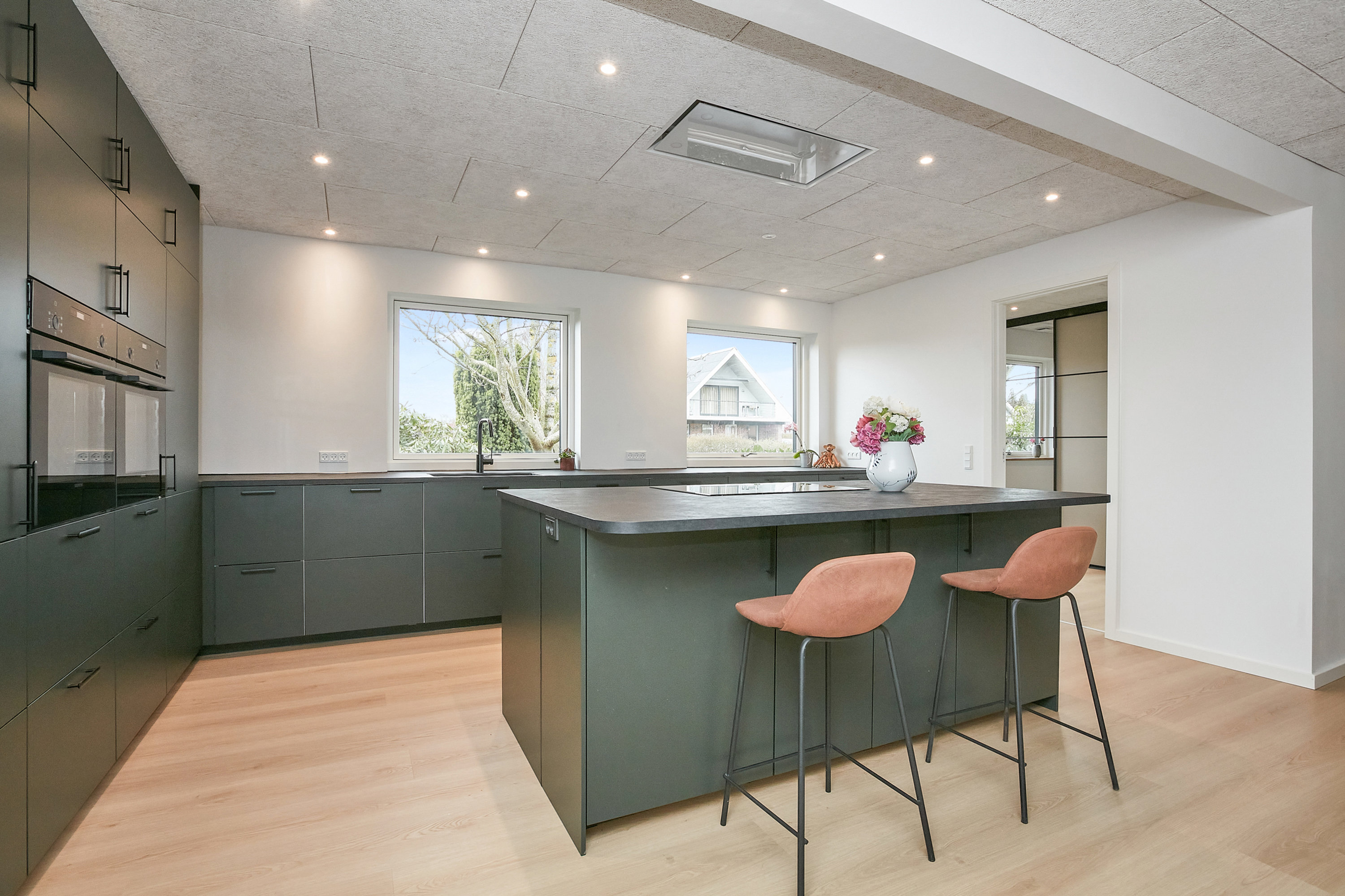 Fremhævet køkken billede i fuldskærmstilstand. Billede af Tornbjerg 45, 8732 Hovedgård