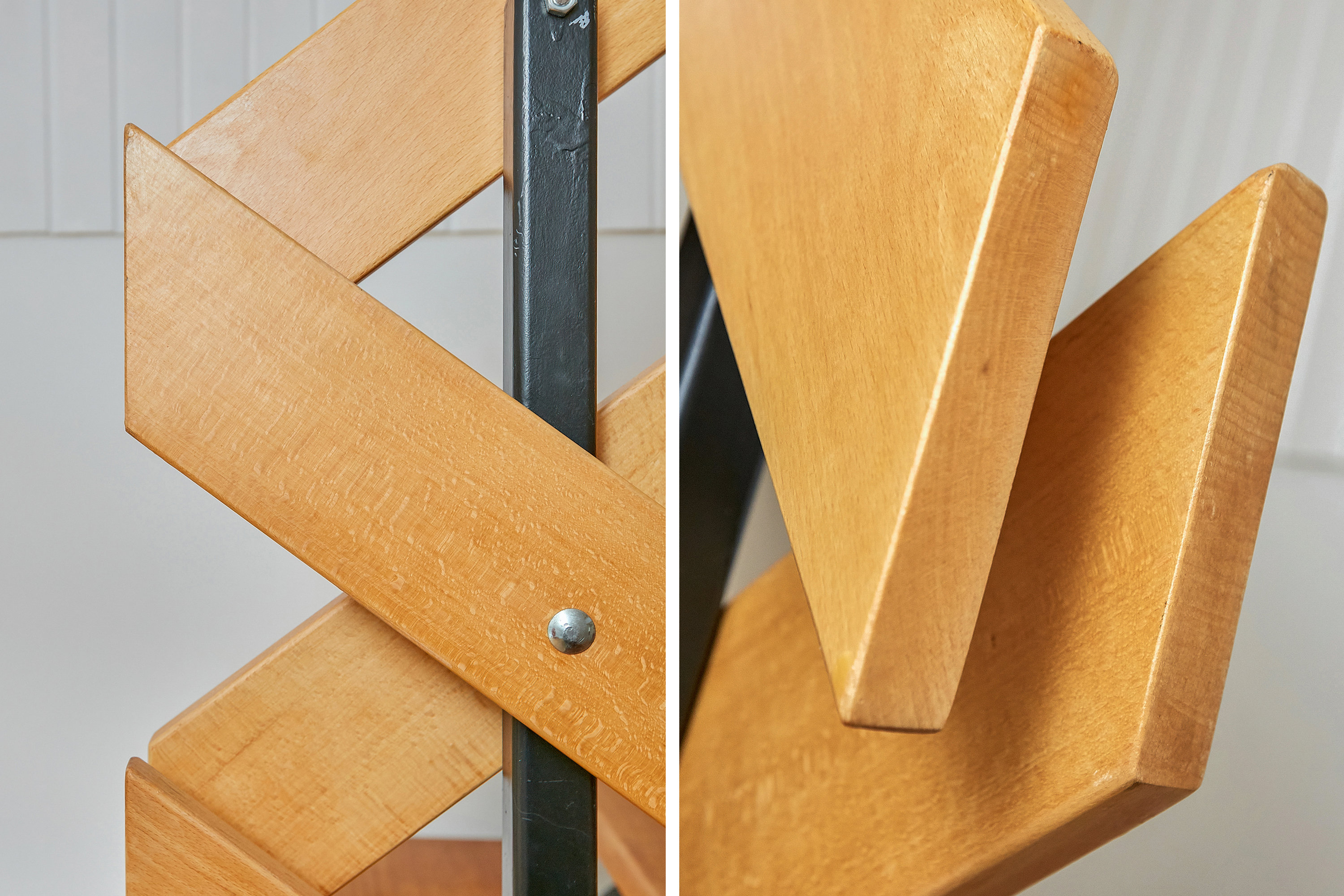 Fremhævet detaljer - trappeopgang billede i fuldskærmstilstand. Billede af Tornbjerg 45, 8732 Hovedgård