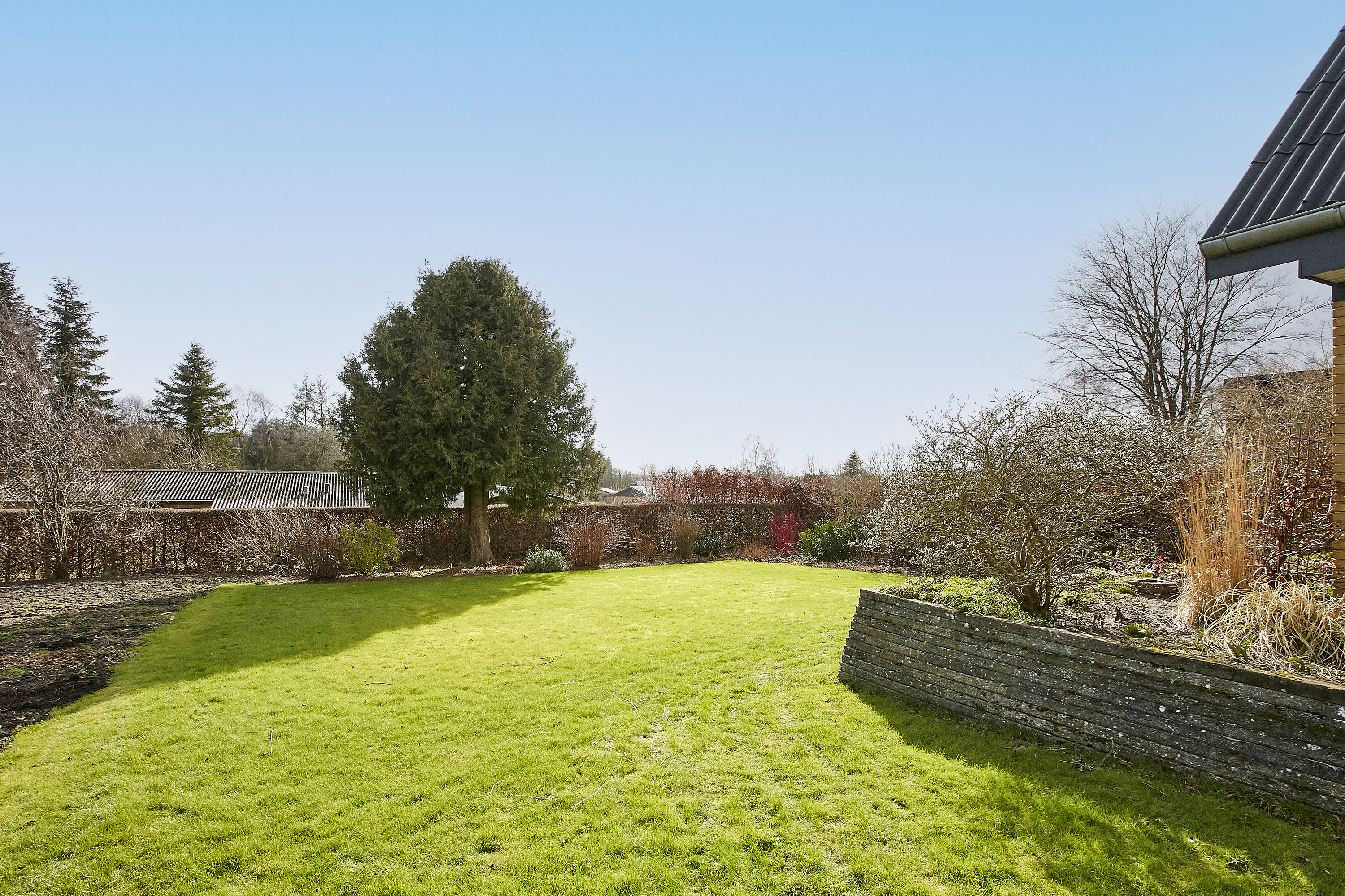 Fremhævet haven billede i fuldskærmstilstand. Billede af Søndervænget 73, 8732 Hovedgård