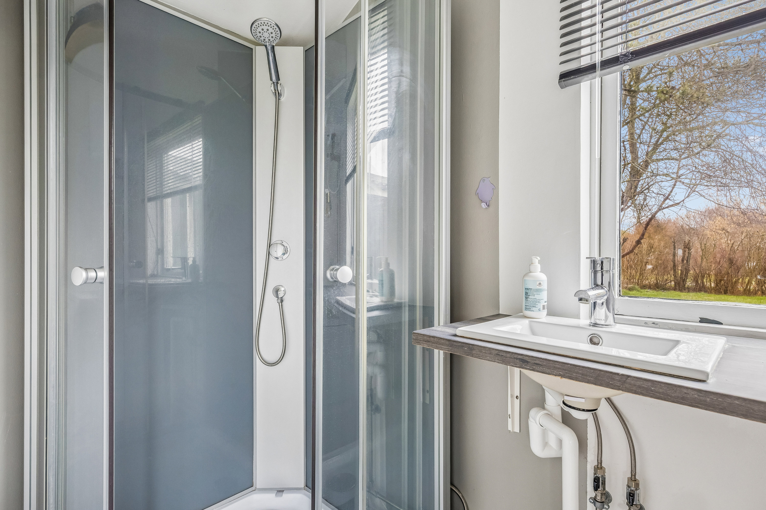 Fremhævet badeværelse billede i fuldskærmstilstand. Billede af Bygvænget 6, Dalby Strand, 4281 Gørlev