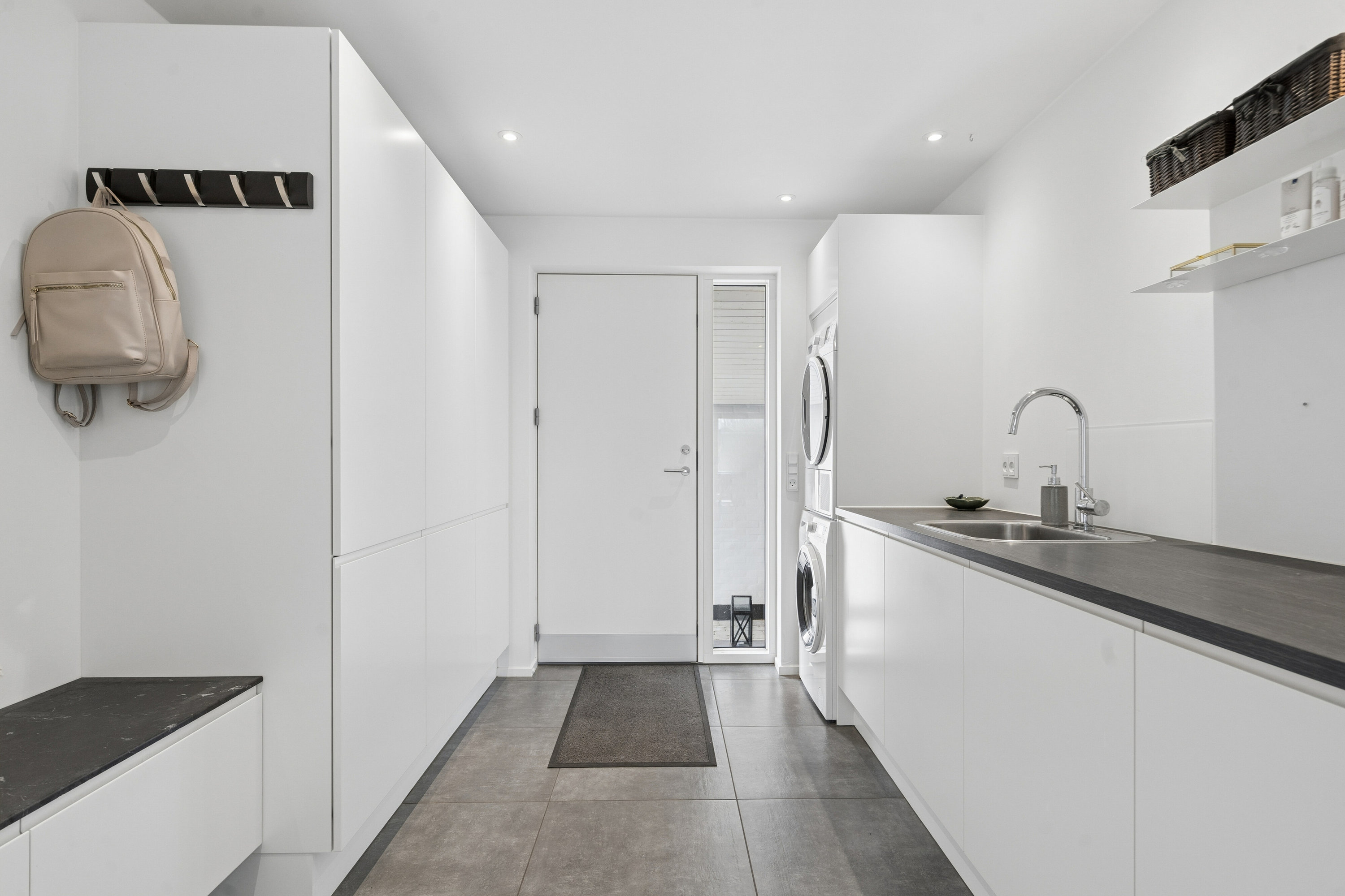 Fremhævet hall billede i fuldskærmstilstand. Billede af Toftevej 1, 6040 Egtved