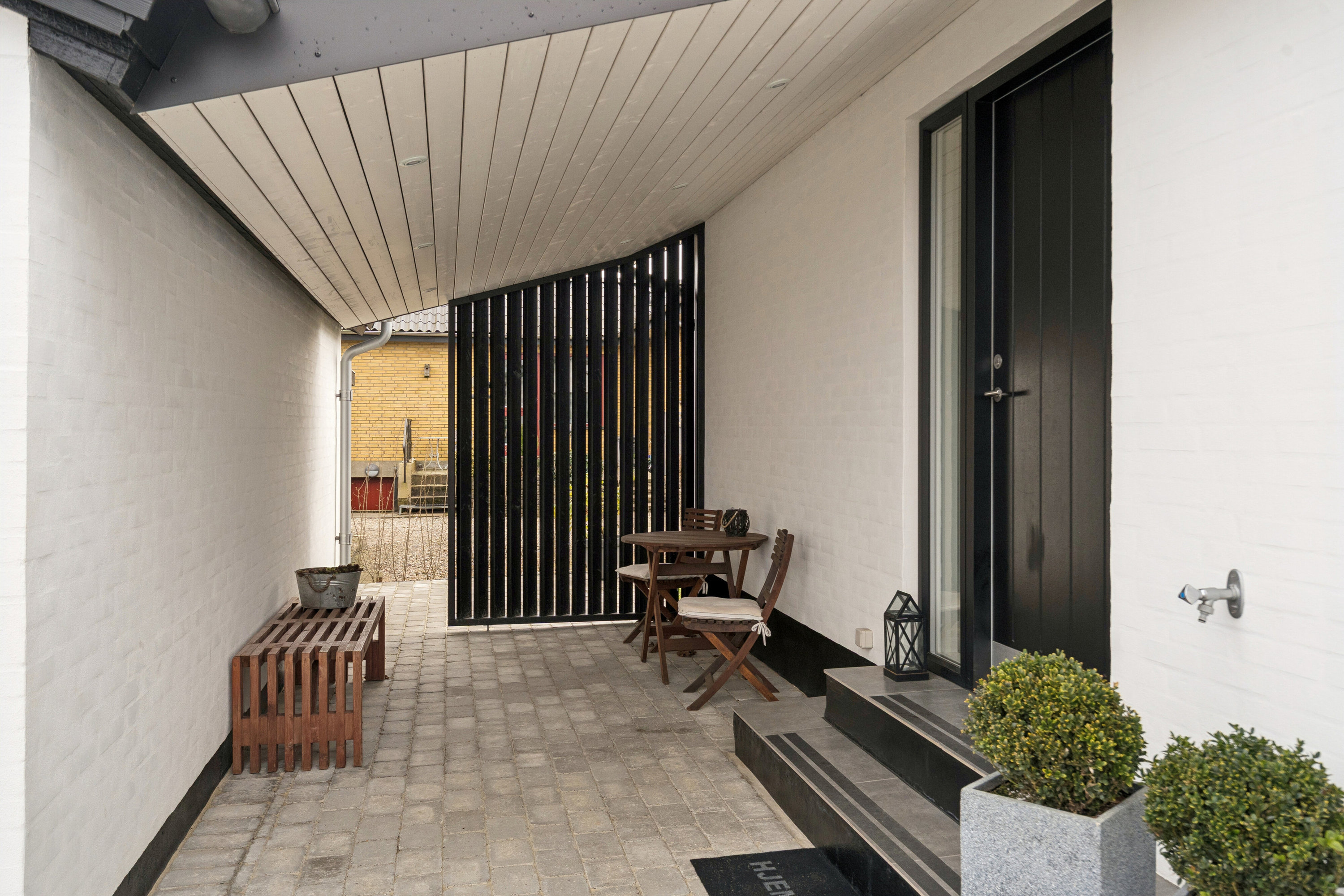 Fremhævet set fra haven billede i fuldskærmstilstand. Billede af Toftevej 1, 6040 Egtved