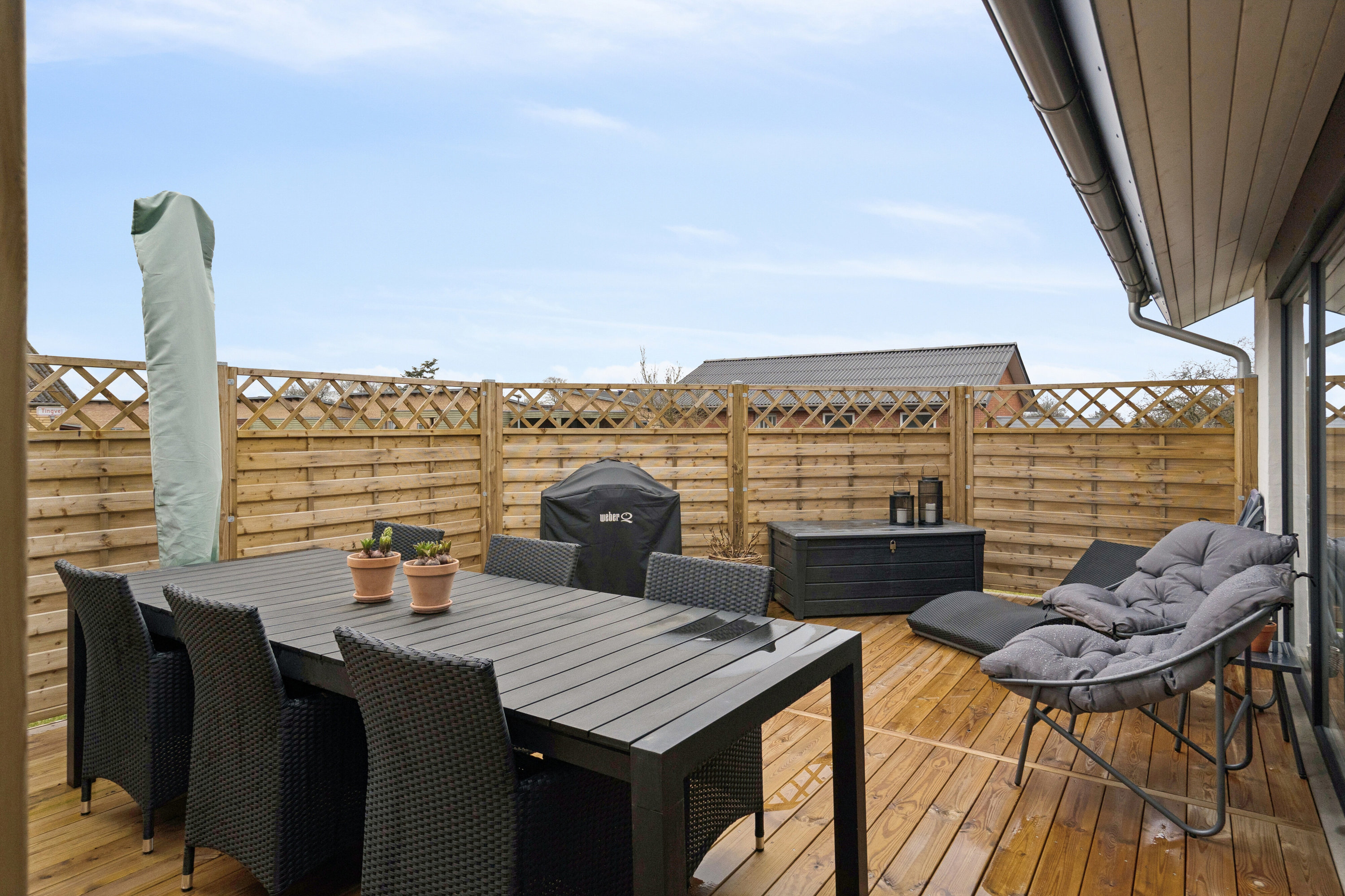 Fremhævet set fra haven billede i fuldskærmstilstand. Billede af Toftevej 1, 6040 Egtved