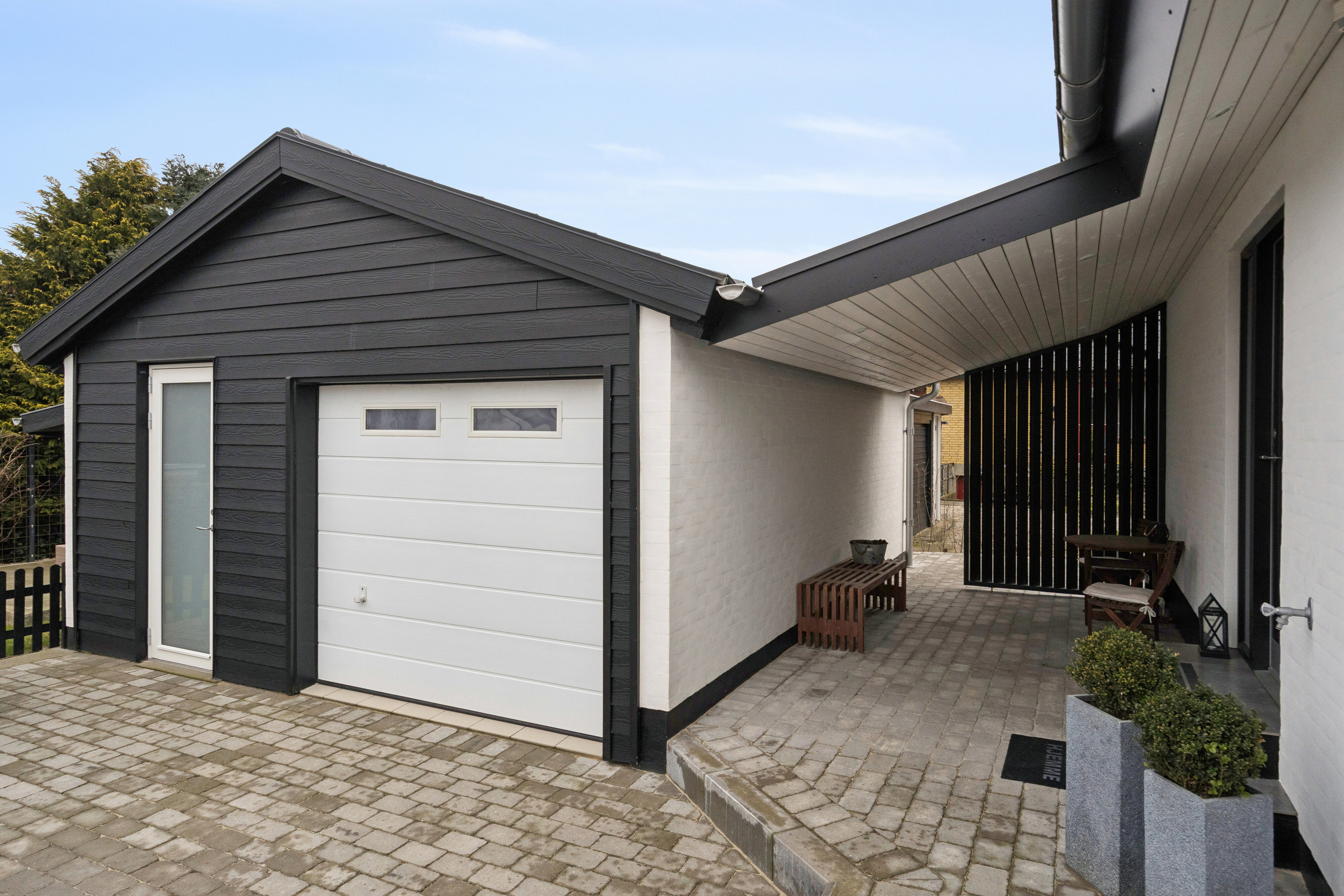 Miniaturebillede 2: set fra haven. Billede af Toftevej 1, 6040 Egtved