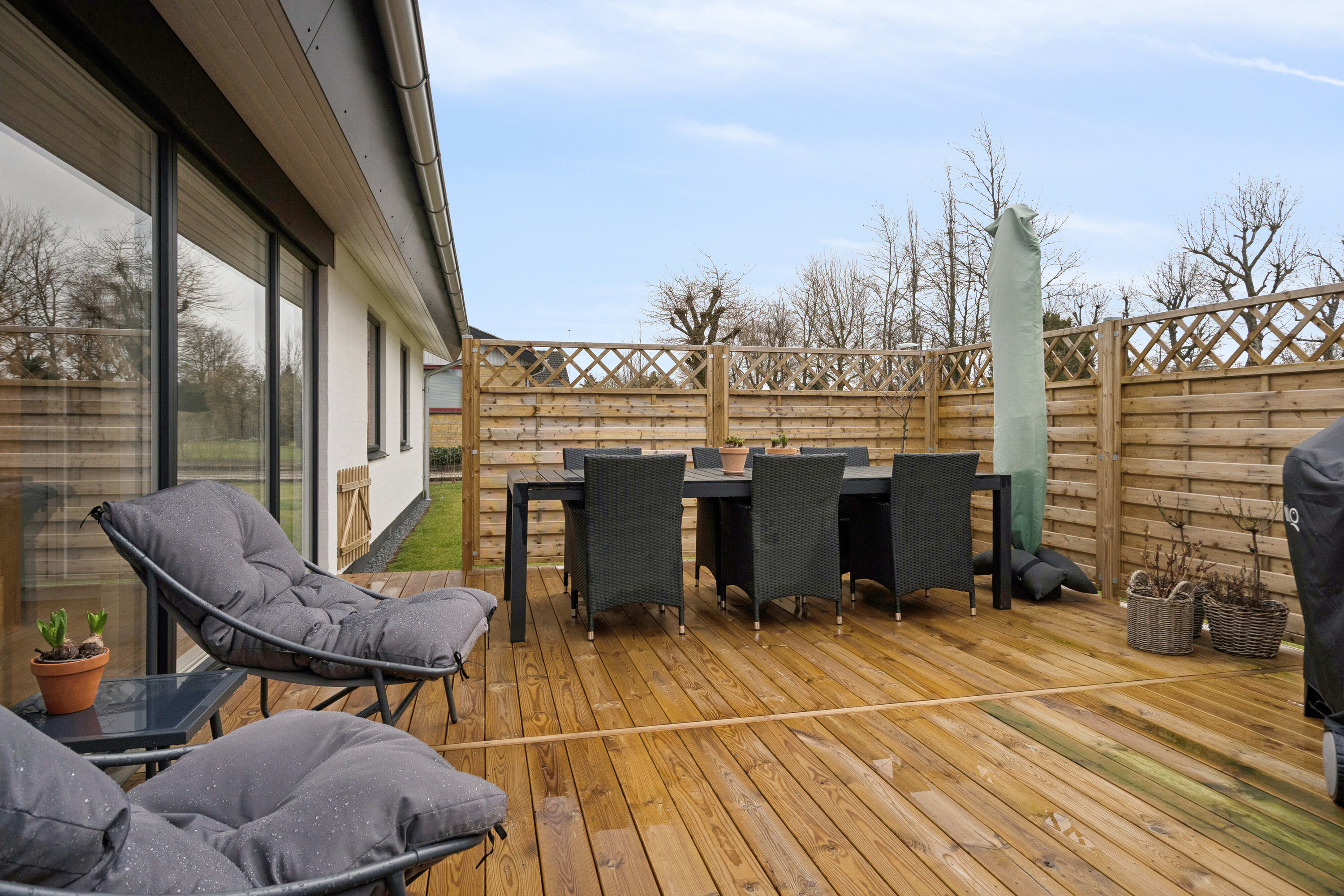 Fremhævet terrasse billede i fuldskærmstilstand. Billede af Toftevej 1, 6040 Egtved