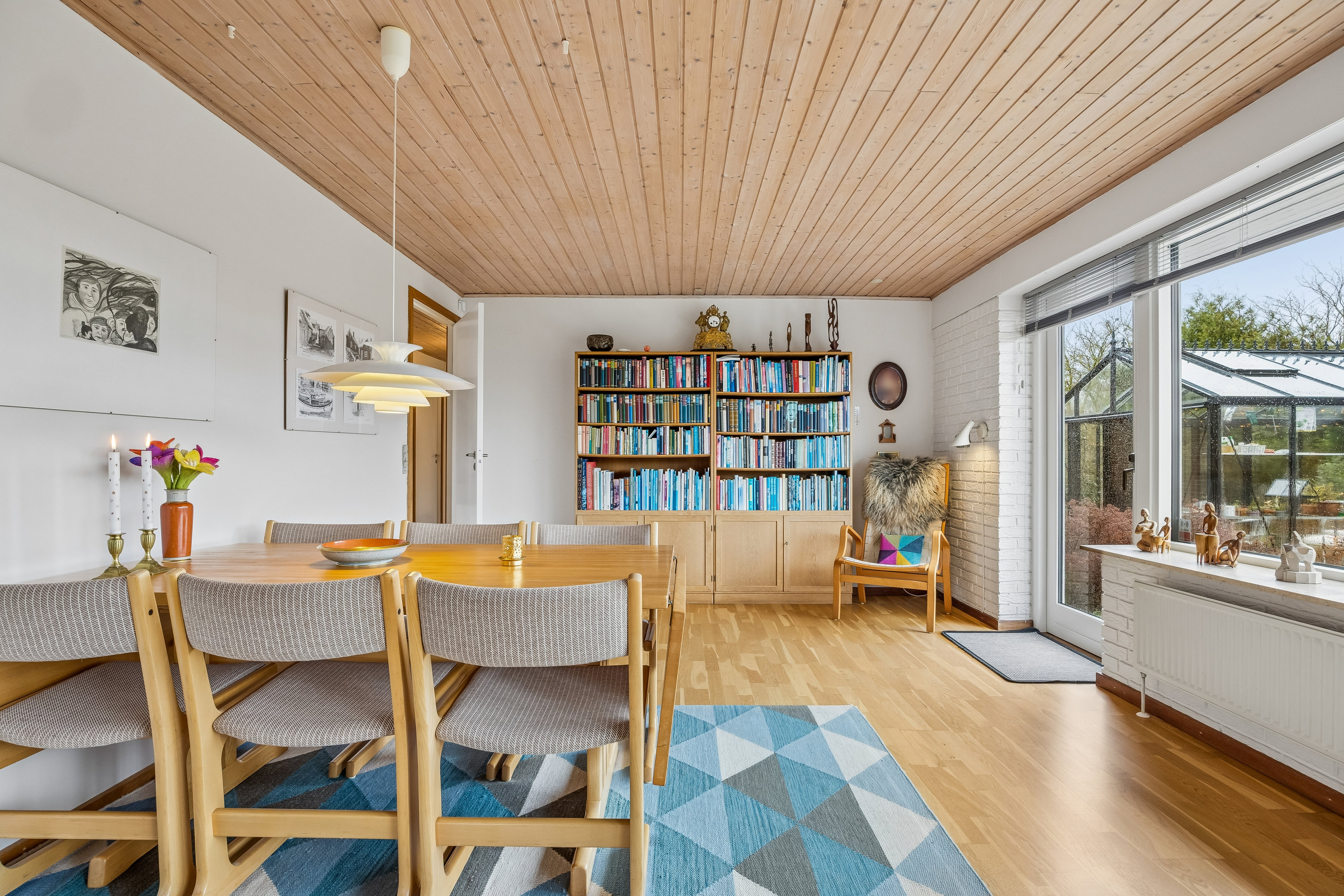 Fremhævet stue billede i fuldskærmstilstand. Billede af Rugvænget 14, 4270 Høng