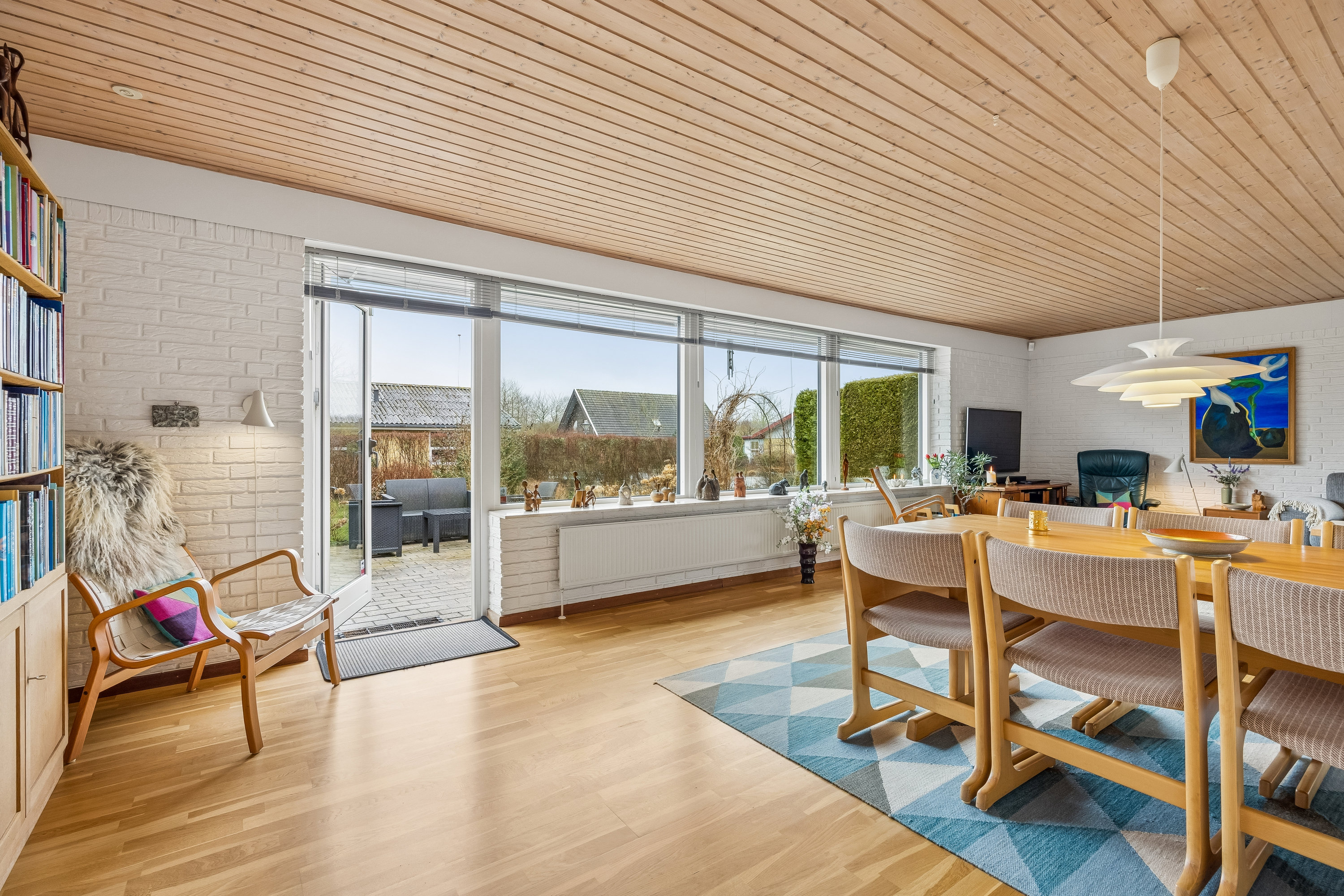 Fremhævet stue billede i fuldskærmstilstand. Billede af Rugvænget 14, 4270 Høng