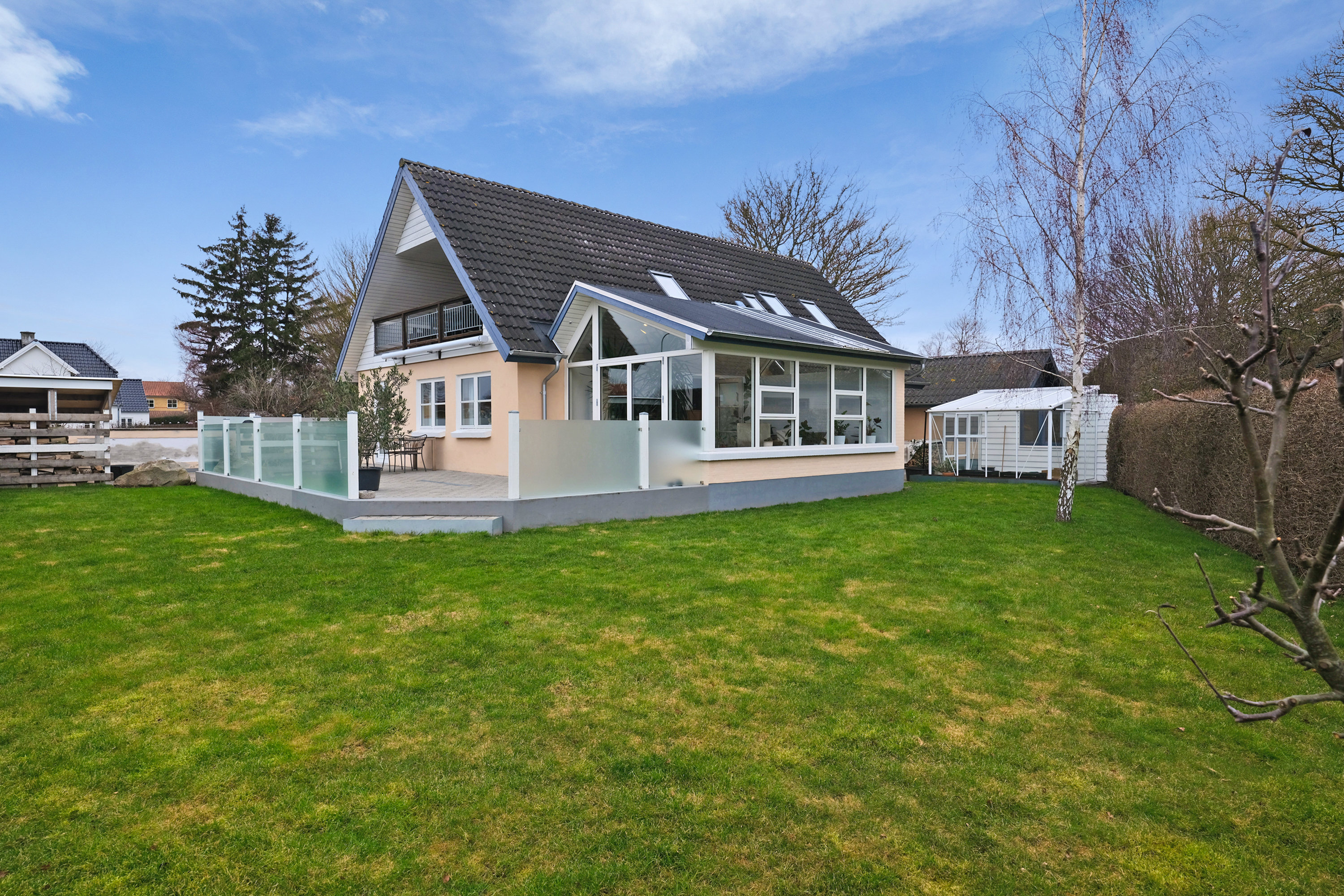 Fremhævet facade billede i fuldskærmstilstand. Billede af Nørregade 9, 5330 Munkebo