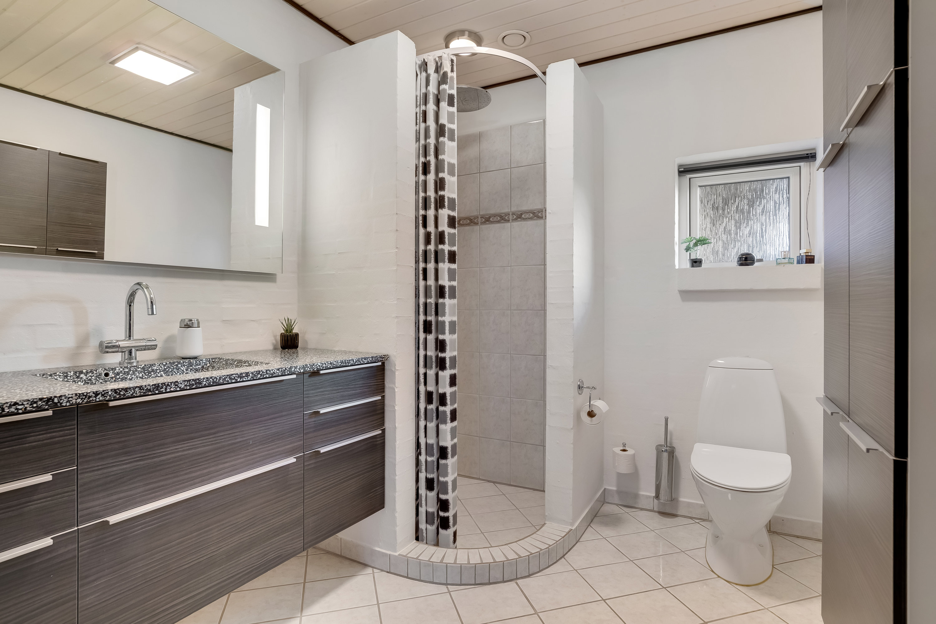 Fremhævet badeværelse billede i fuldskærmstilstand. Billede af Stien 5, Mejrup, 7500 Holstebro