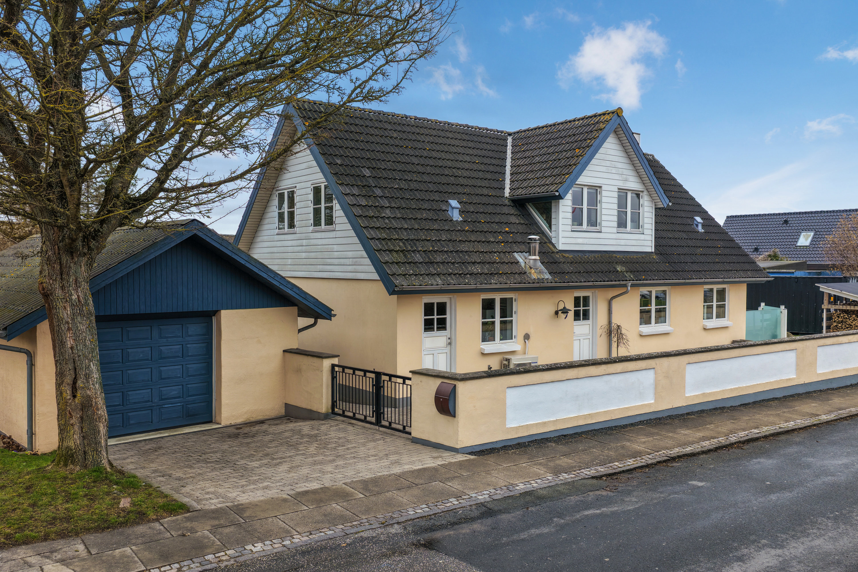 Fremhævet facade billede i fuldskærmstilstand. Billede af Nørregade 9, 5330 Munkebo