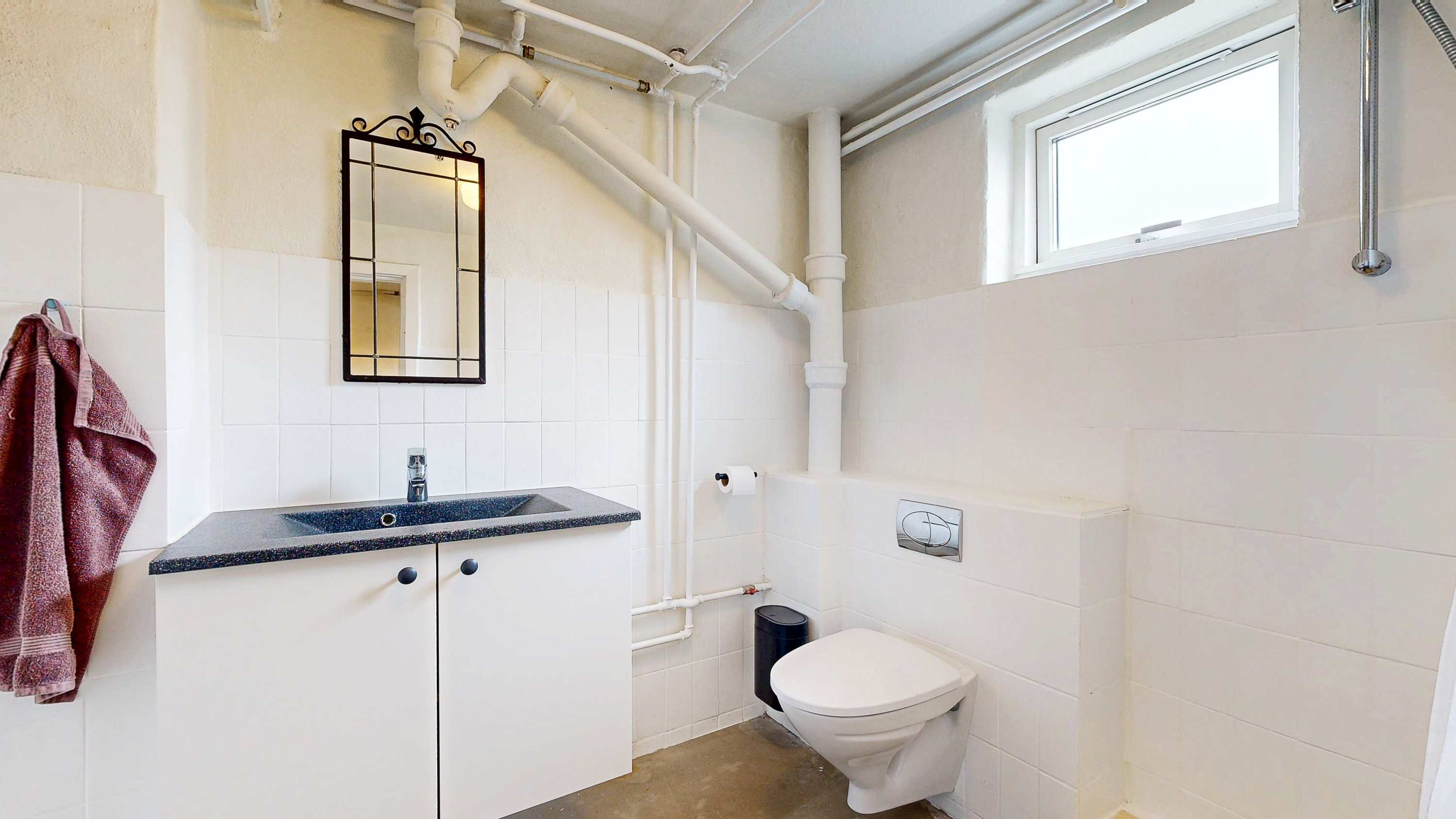 Fremhævet badeværelse billede i fuldskærmstilstand. Billede af Solbakken 4, Mønsted, 8800 Viborg