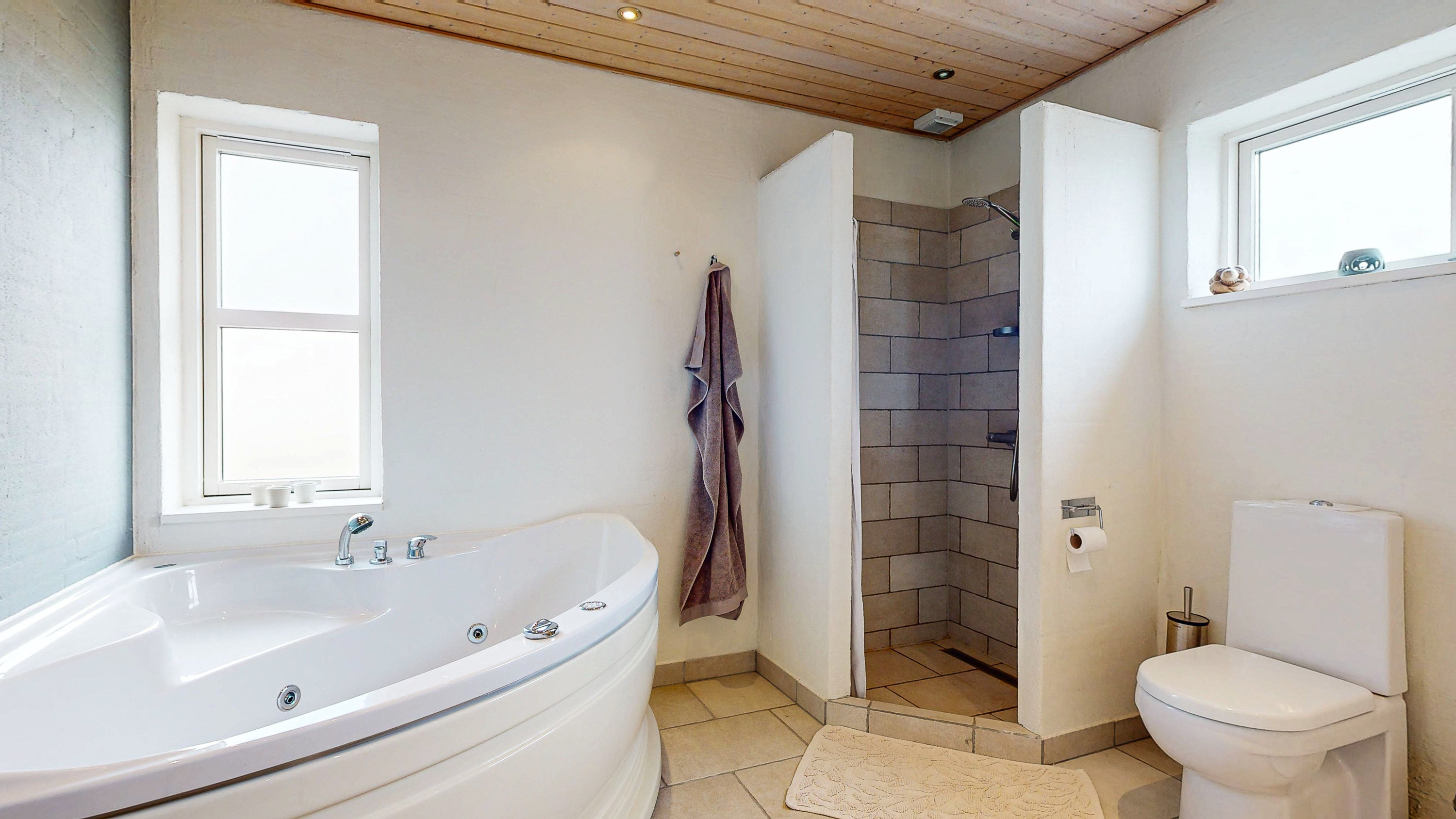 Fremhævet badeværelse billede i fuldskærmstilstand. Billede af Solbakken 4, Mønsted, 8800 Viborg