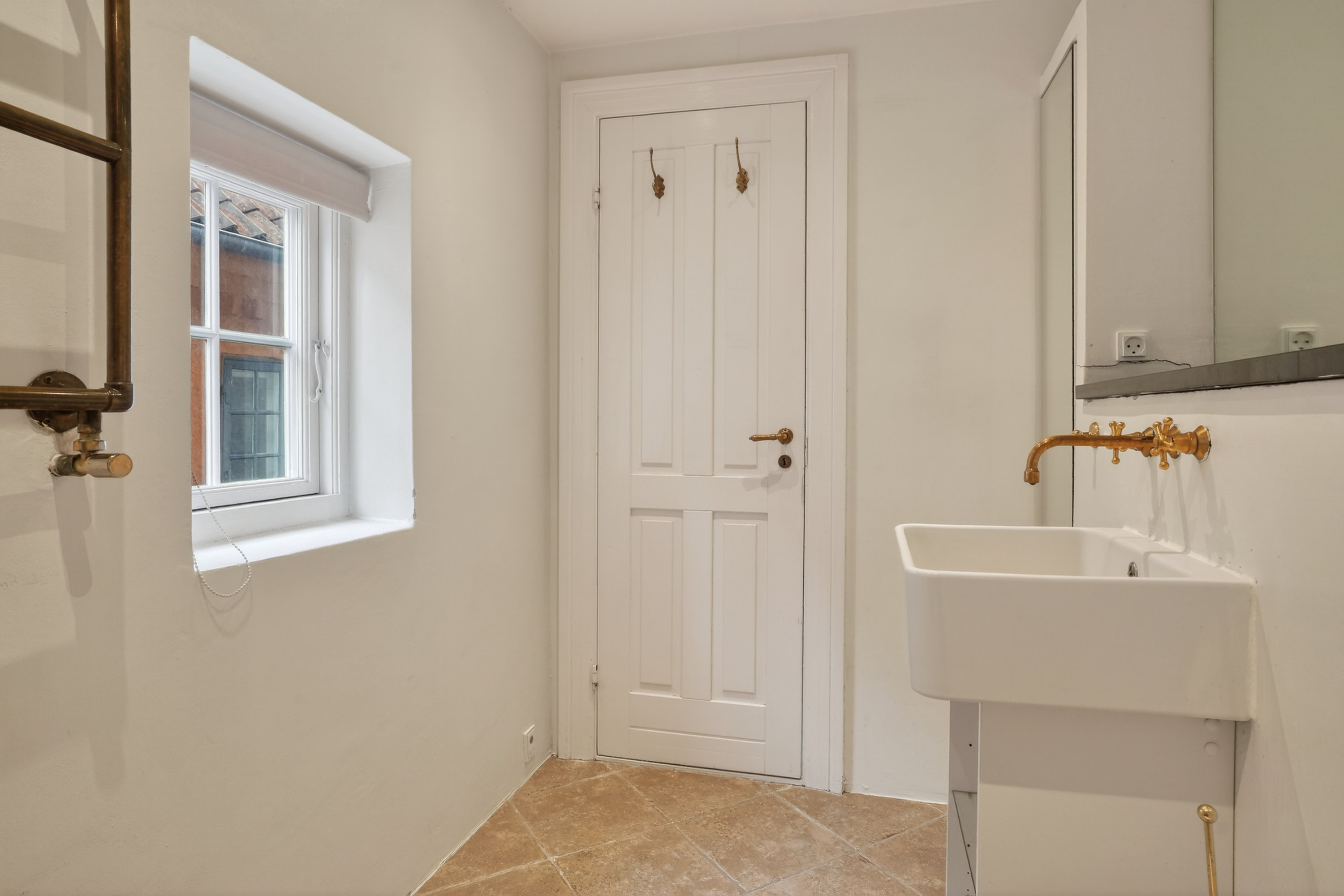 Fremhævet badeværelse billede i fuldskærmstilstand. Billede af Stengade 68A, 1. tv., 3000 Helsingør