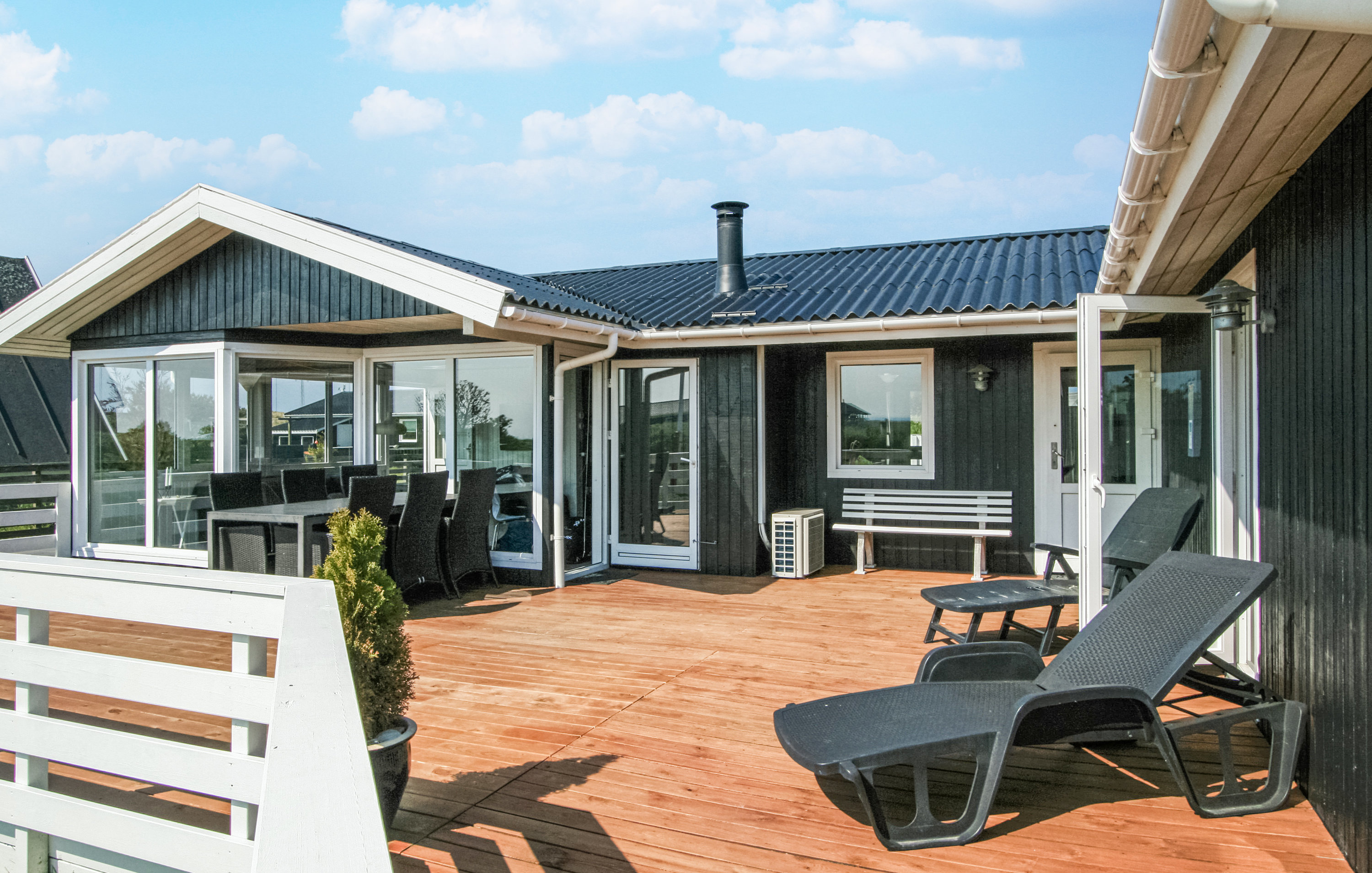 Fremhævet  billede i fuldskærmstilstand. Billede af Fyrmarken 22, Nr Lyngvig, 6960 Hvide Sande