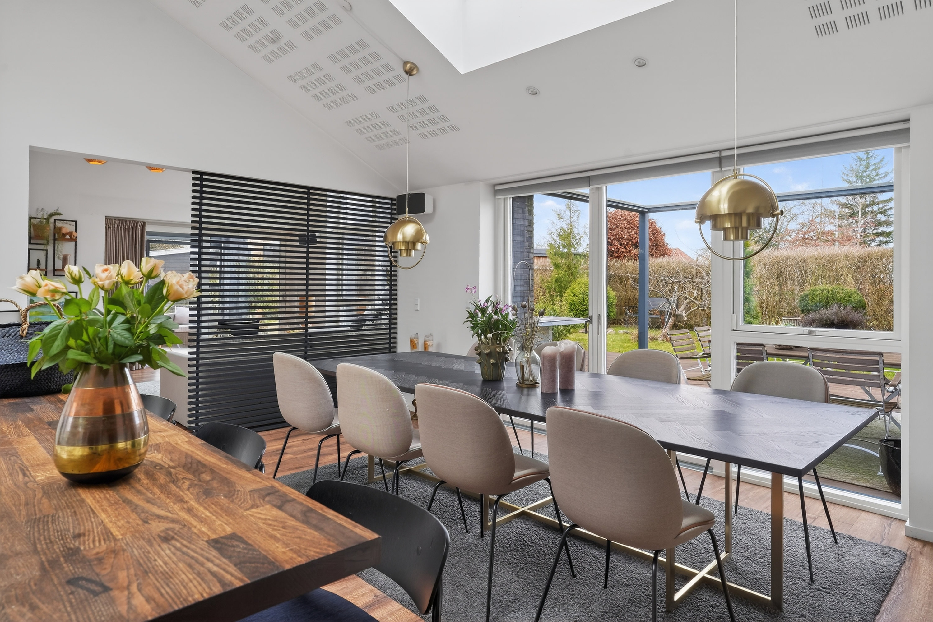 Fremhævet spisestue billede i fuldskærmstilstand. Billede af Ellevej 6, 3400 Hillerød