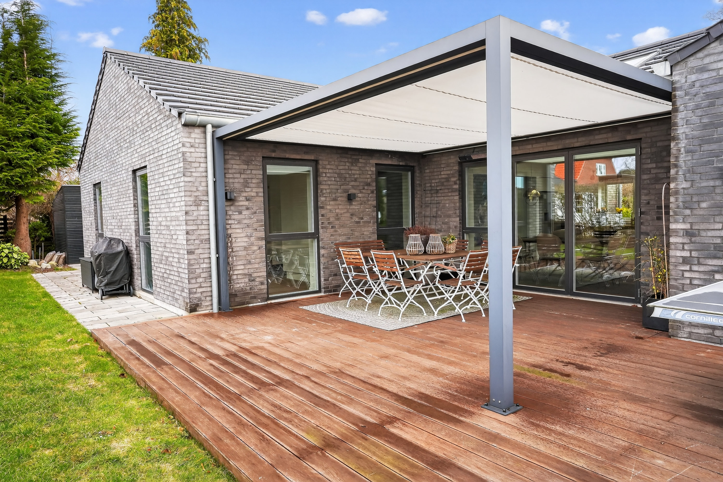 Fremhævet terrasse billede i fuldskærmstilstand. Billede af Ellevej 6, 3400 Hillerød