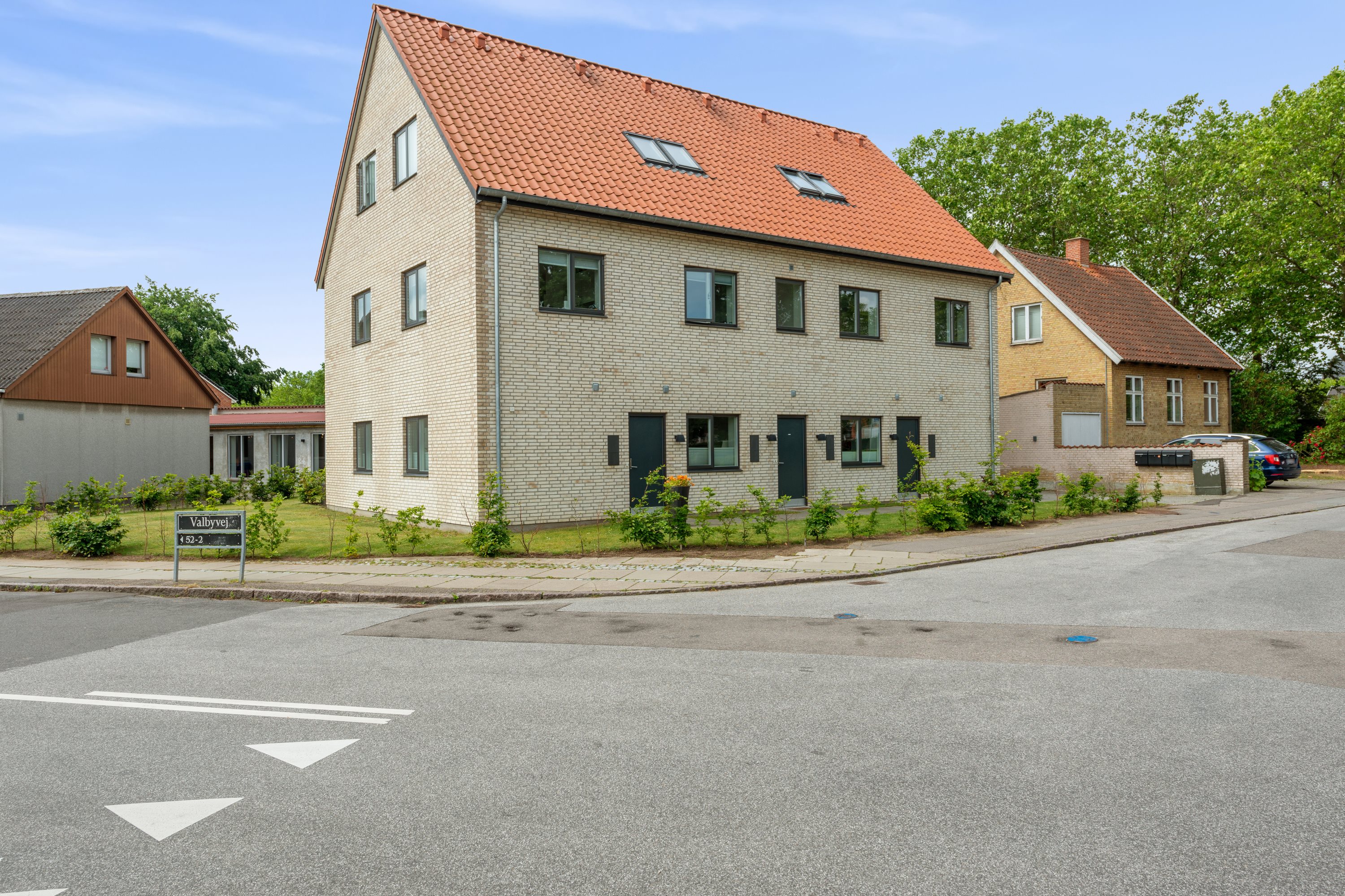 Fremhævet ejendom 1 billede i fuldskærmstilstand. Billede af Dorphs Alle 8B, 1. tv., 2630 Taastrup