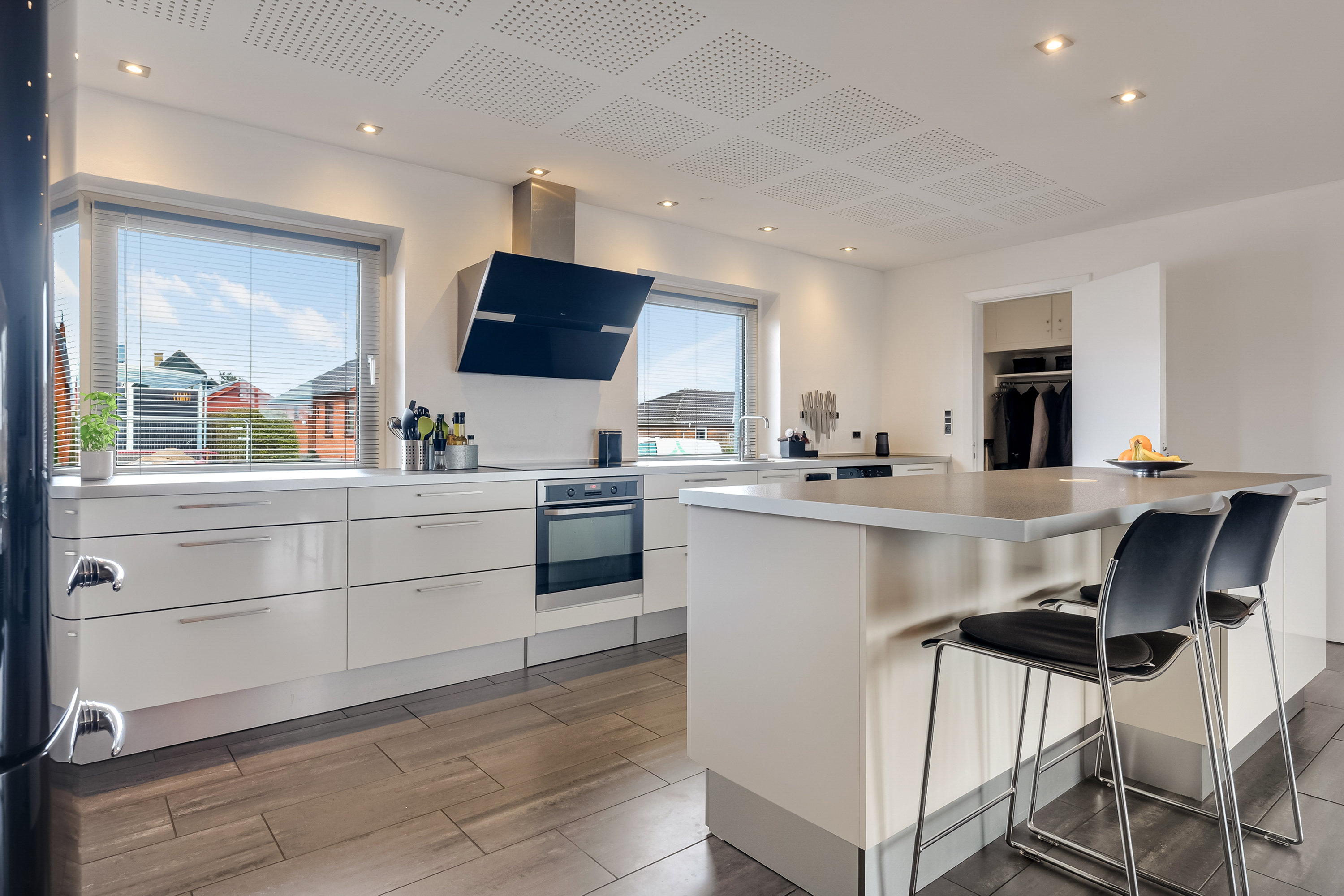 Fremhævet køkken billede i fuldskærmstilstand. Billede af Havevej 2, 5500 Middelfart