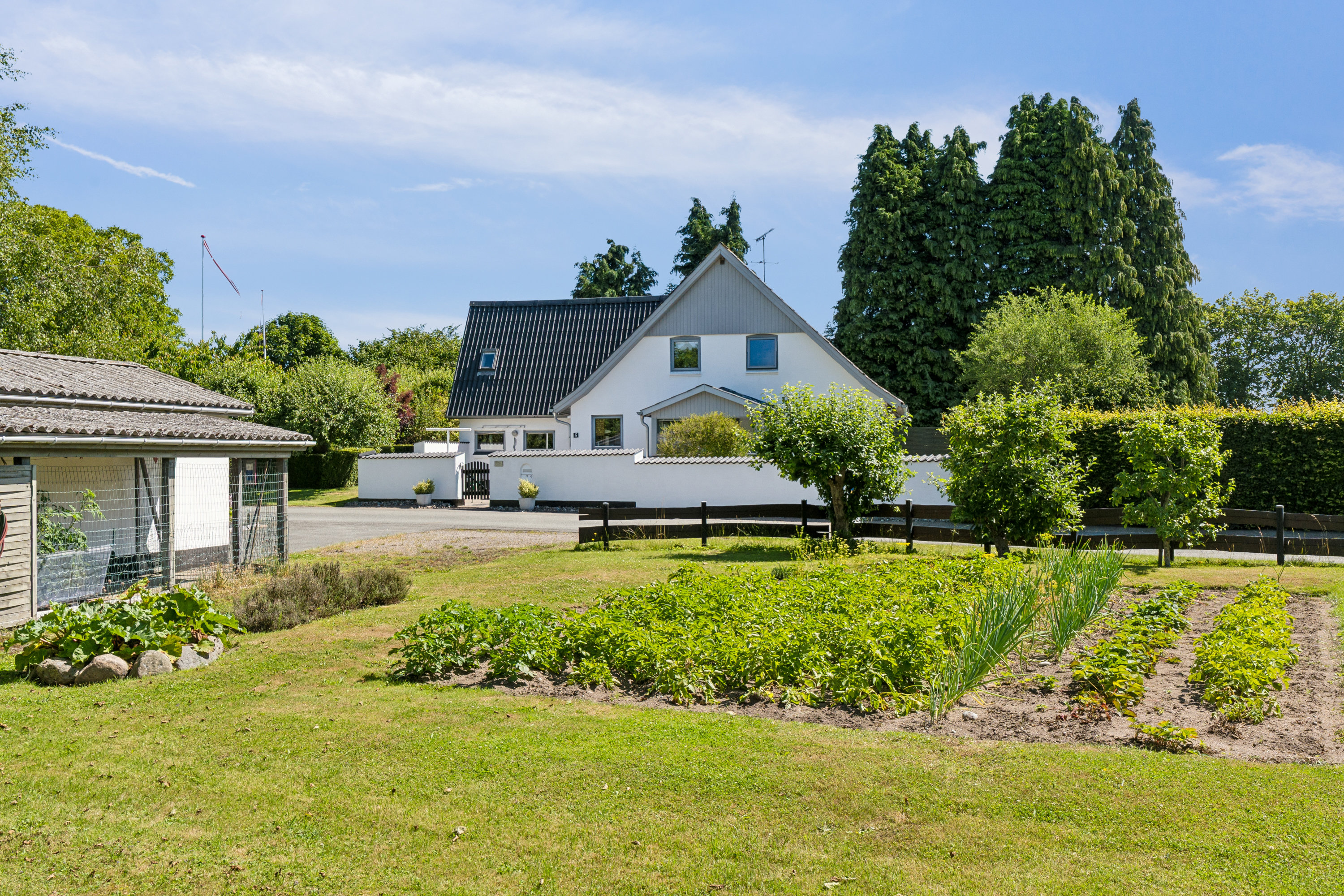 Miniaturebillede 2: . Billede af Kærvej 5, 5883 Oure