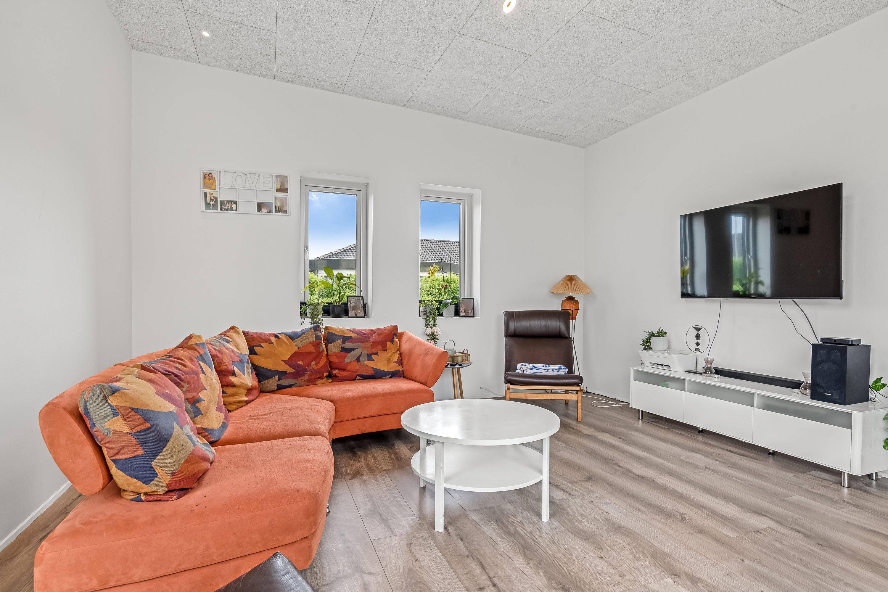 Fremhævet stue billede i fuldskærmstilstand. Billede af Knud Aggers Vej 39A, 7500 Holstebro