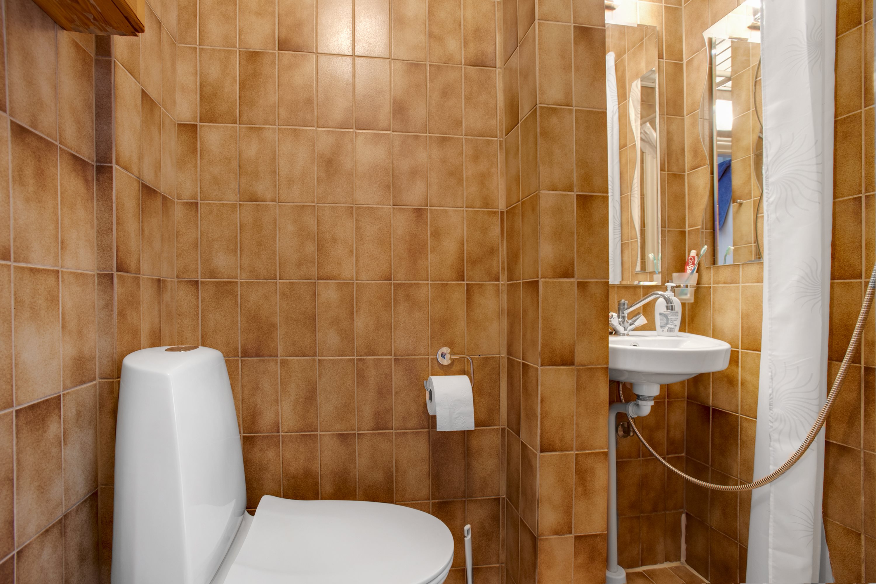 Fremhævet badeværelse billede i fuldskærmstilstand. Billede af Søvang Alle 27, 1. th., 2770 Kastrup