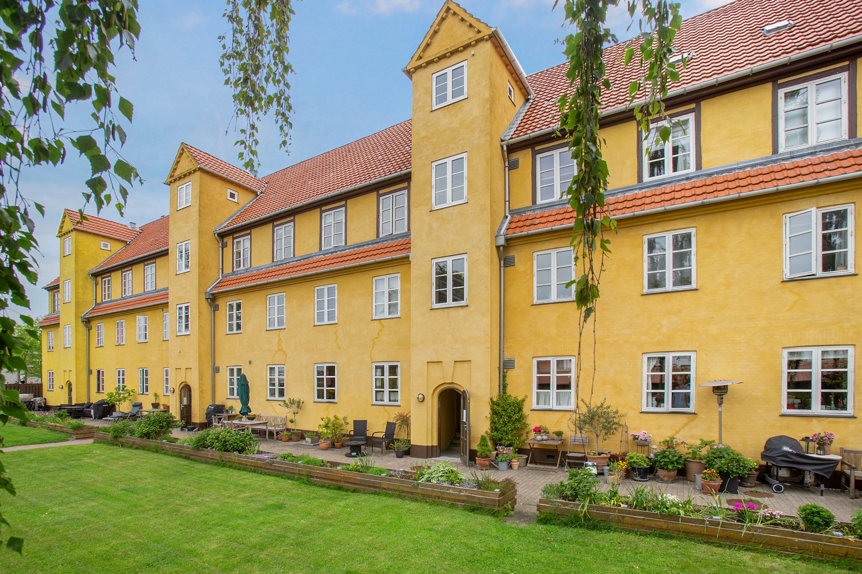 Miniaturebillede 2: ejendommen. Billede af Søvang Alle 27, 1. th., 2770 Kastrup